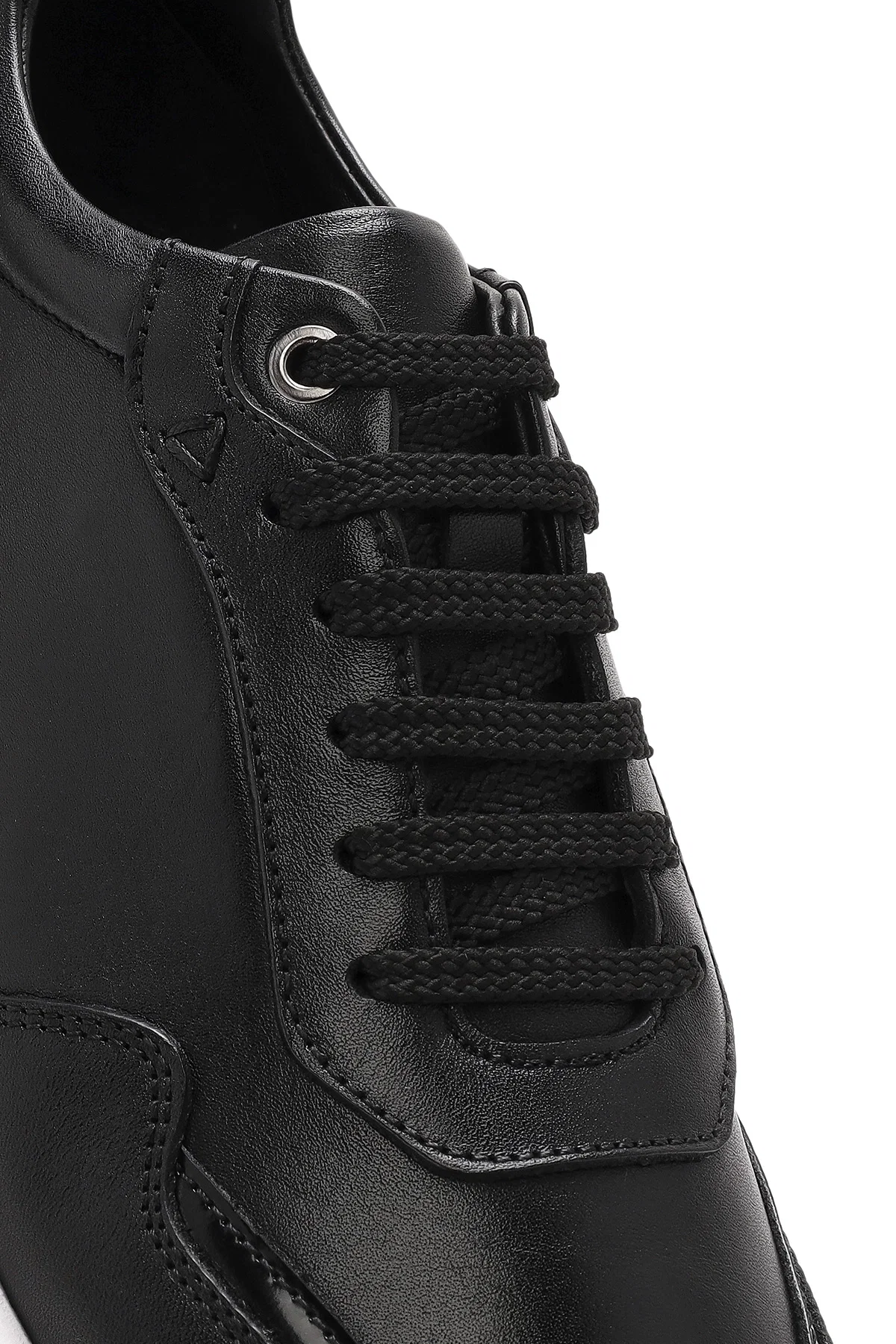 Erkek Siyah Bağcıklı Kalın Tabanlı Deri Sneaker - Image 8