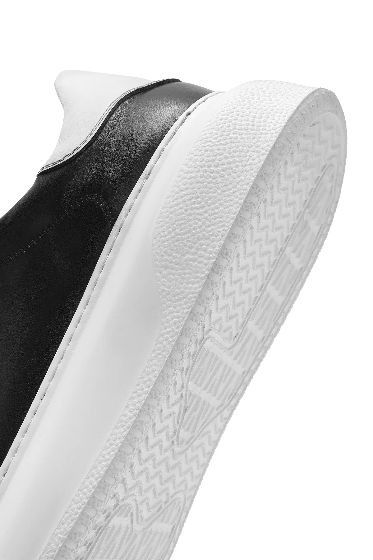 Erkek Siyah Bağcıklı Kalın Tabanlı Deri Sneaker - Image 9
