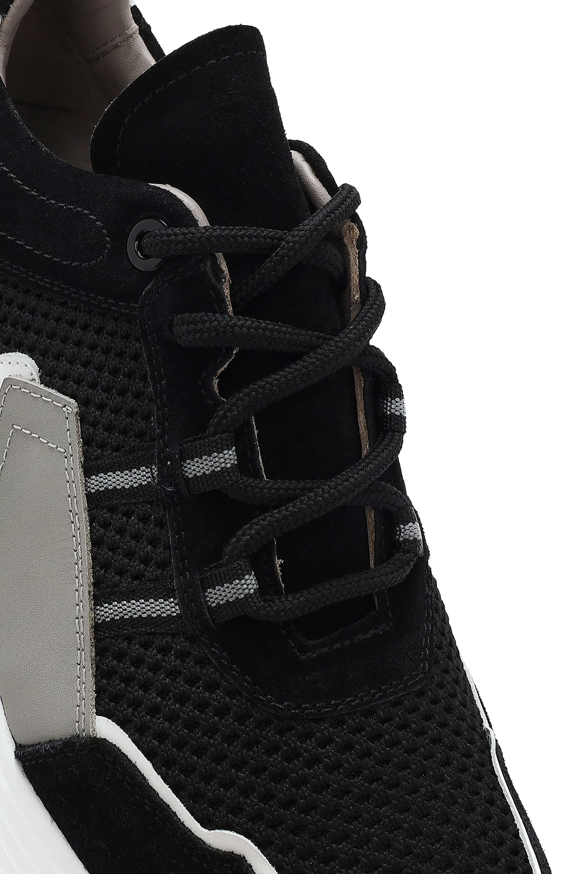 Erkek Siyah Bağcıklı Kalın Tabanlı Deri Sneaker - Image 9