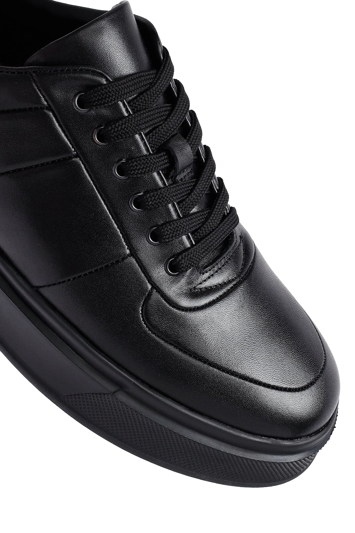 Erkek Siyah Bağcıklı Kalın Tabanlı Deri Sneaker - Image 10