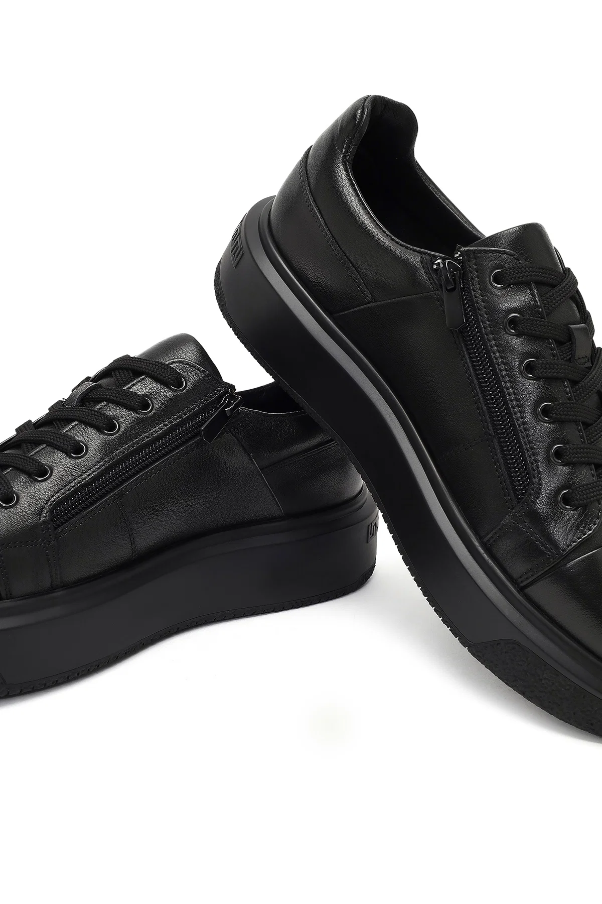 Erkek Siyah Bağcıklı Kalın Tabanlı Deri Sneaker - Image 9