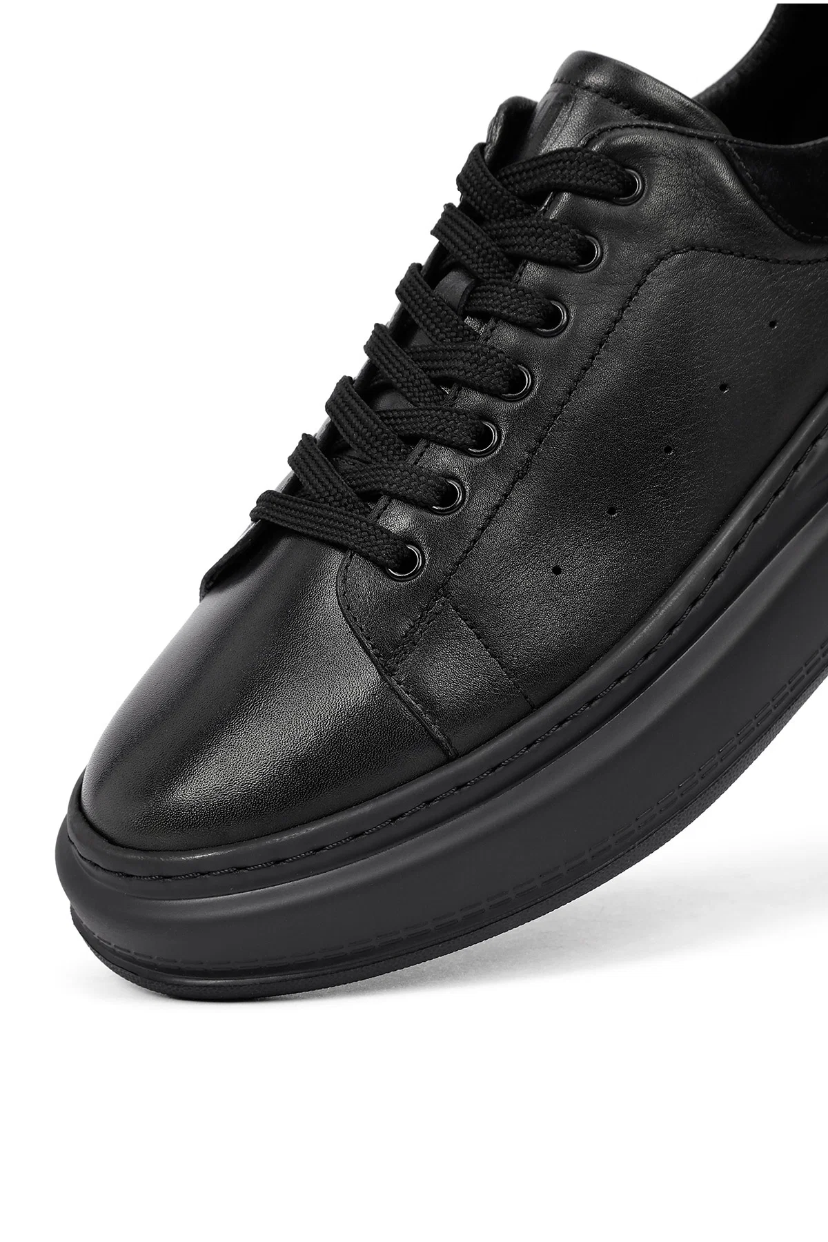 Erkek Siyah Bağcıklı Kalın Tabanlı Deri Sneaker - Image 11