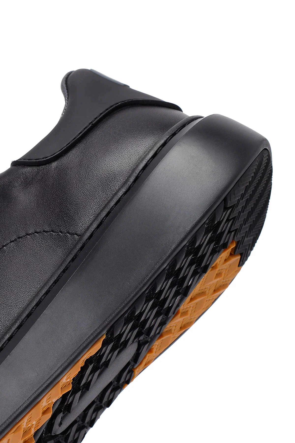 Erkek Siyah Bağcıklı Kalın Tabanlı Deri Sneaker - Image 8