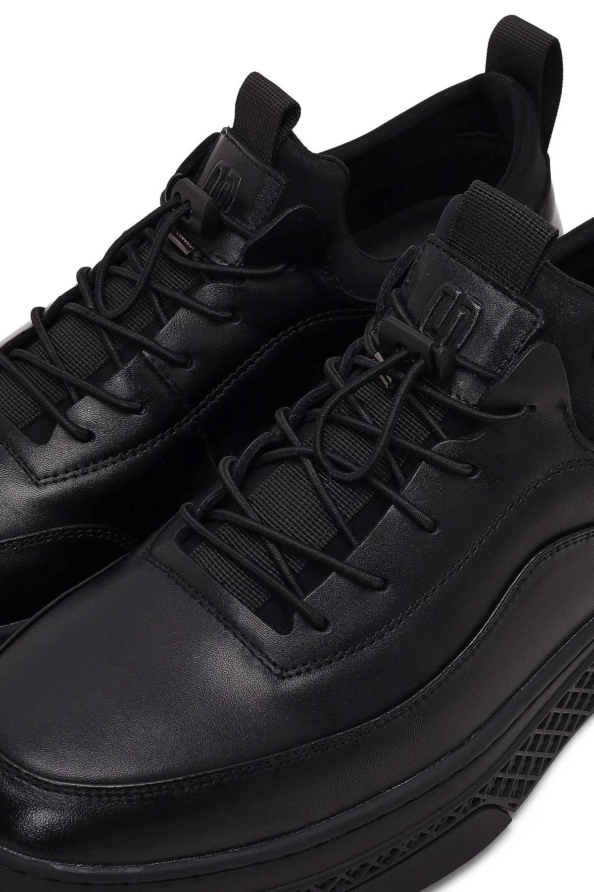 Erkek Siyah Bağcıklı Kalın Tabanlı Deri Sneaker - Image 10