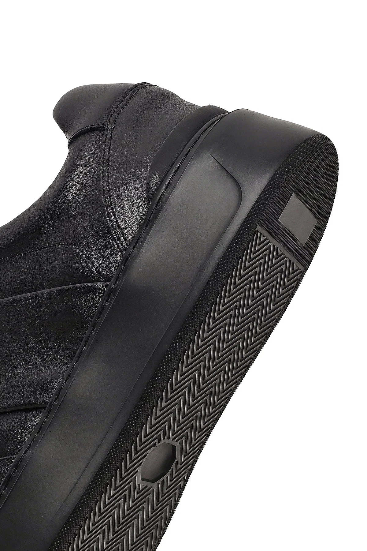 Erkek Siyah Bağcıklı Kalın Tabanlı Deri Sneaker - Image 8