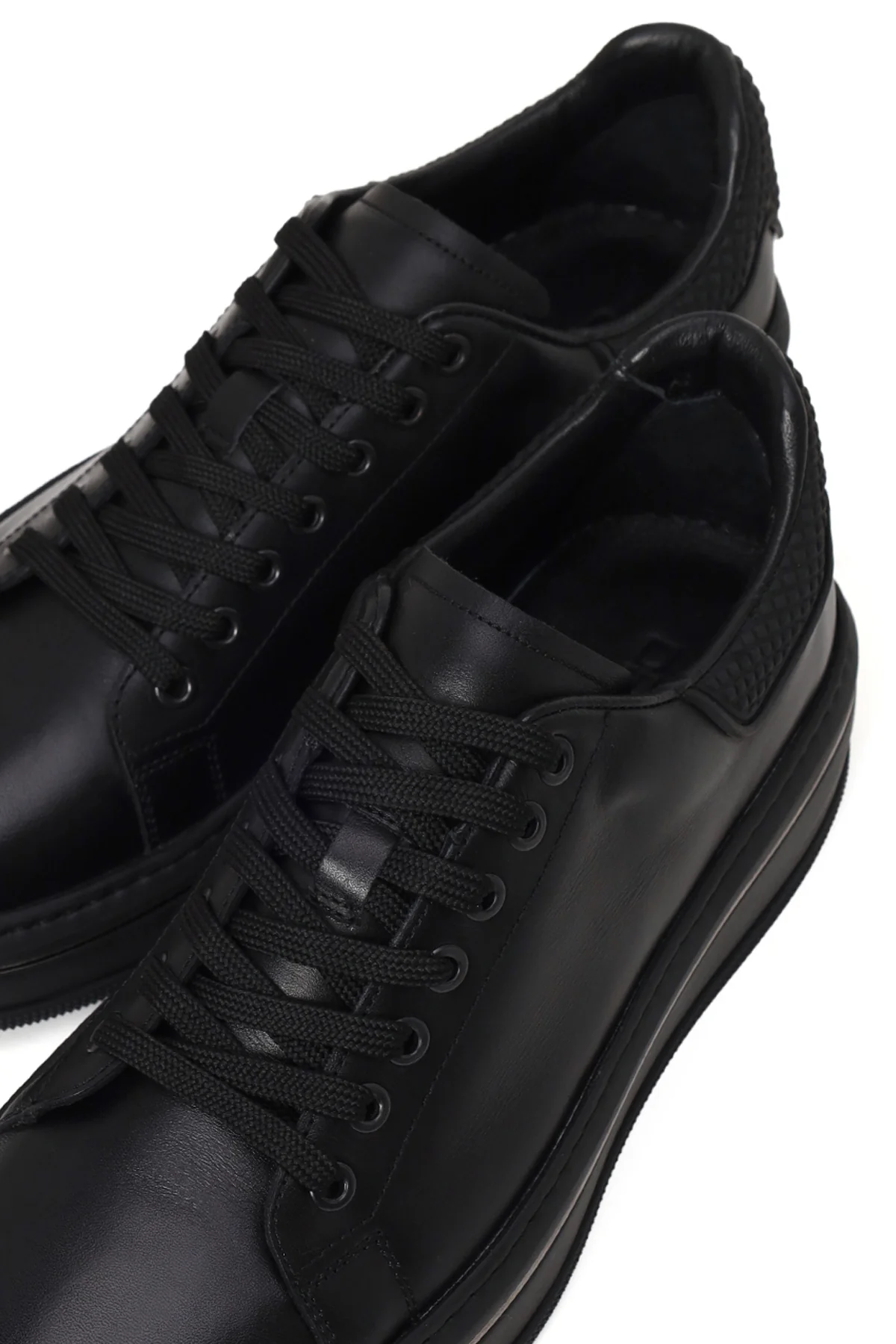 Erkek Siyah Bağcıklı Kalın Tabanlı Deri Sneaker - Image 10