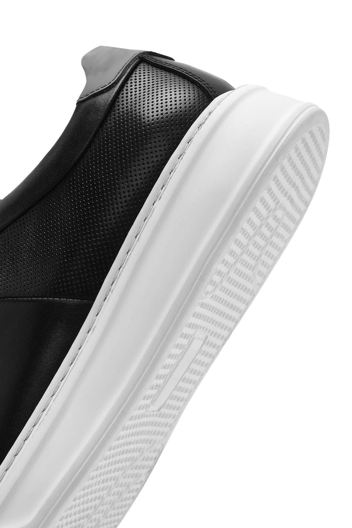 Erkek Siyah Bağcıklı Kalın Tabanlı Deri Sneaker - Image 8