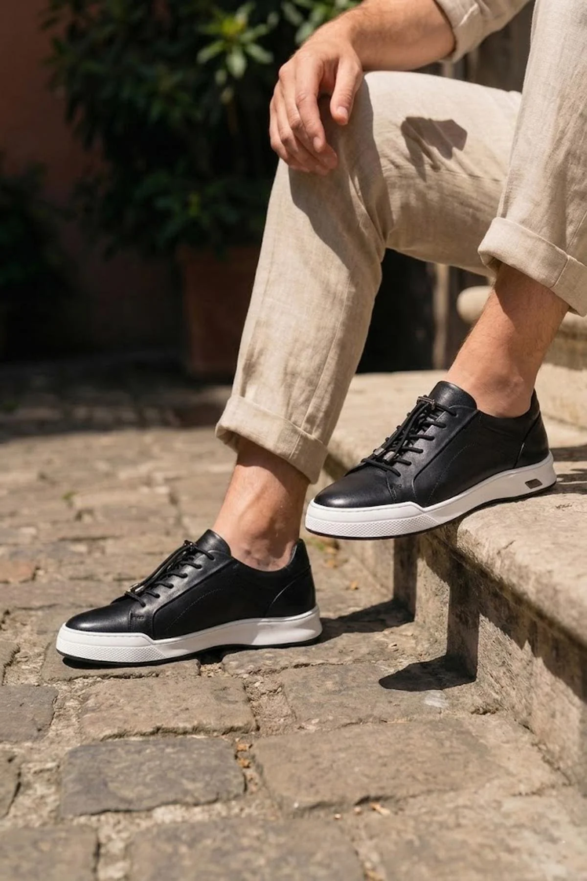 Erkek Siyah Bağcıklı Kalın Tabanlı Deri Sneaker - Image 2
