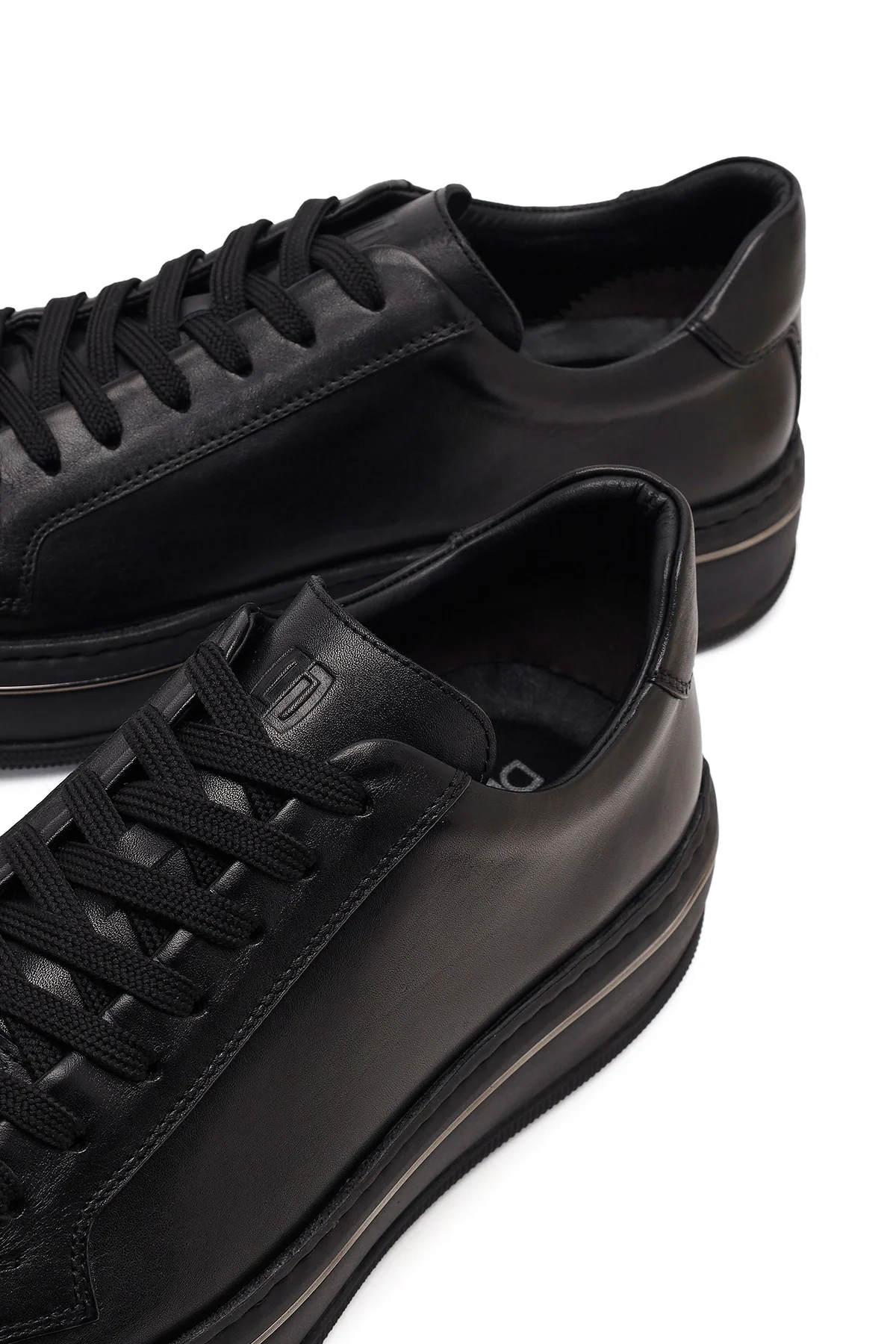 Erkek Siyah Bağcıklı Kalın Tabanlı Deri Sneaker - Image 10