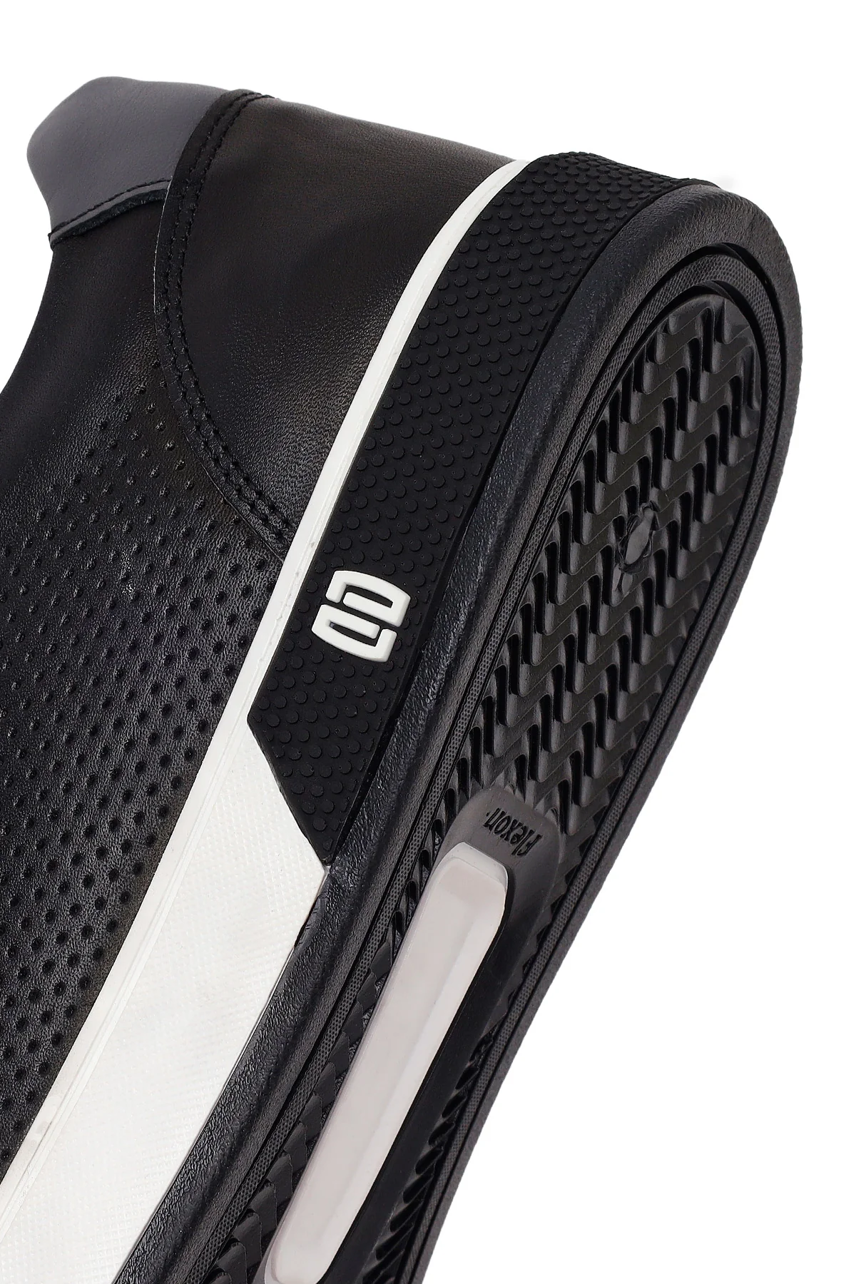 Erkek Siyah Bağcıklı Kalın Tabanlı Deri Sneaker - Image 8