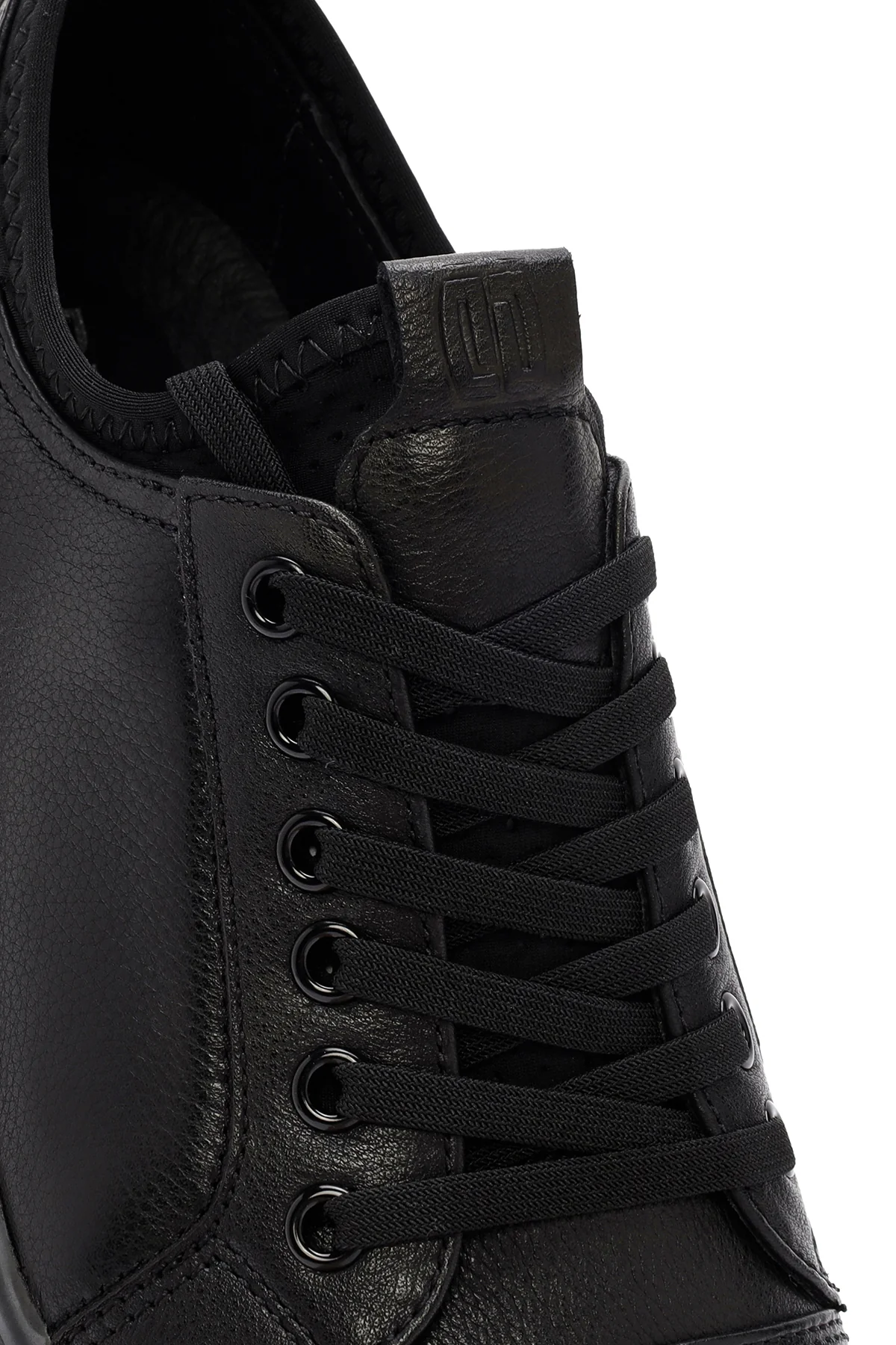 Erkek Siyah Bağcıklı Kalın Tabanlı Deri Sneaker - Image 8