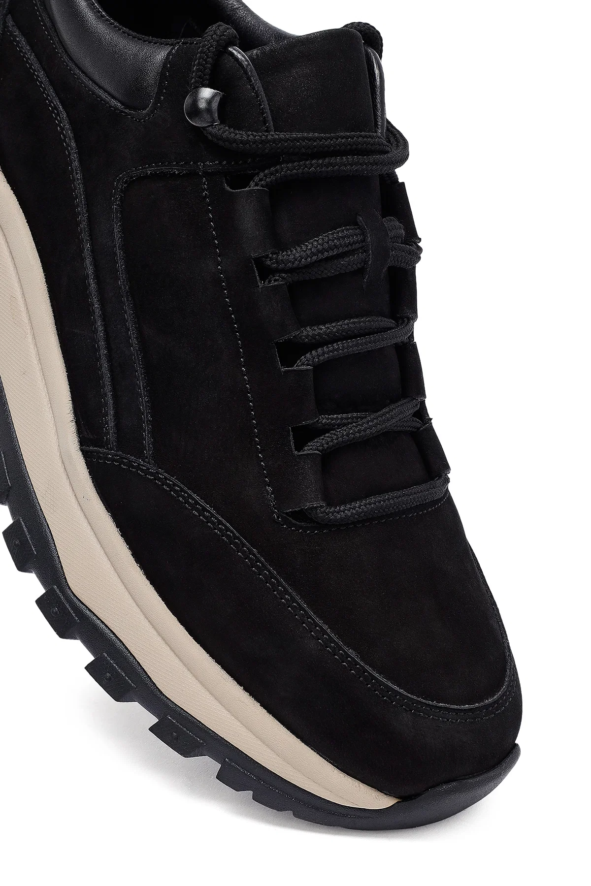Erkek Siyah Bağcıklı Kalın Tabanlı Nubuk Deri Casual Sneaker - Image 9