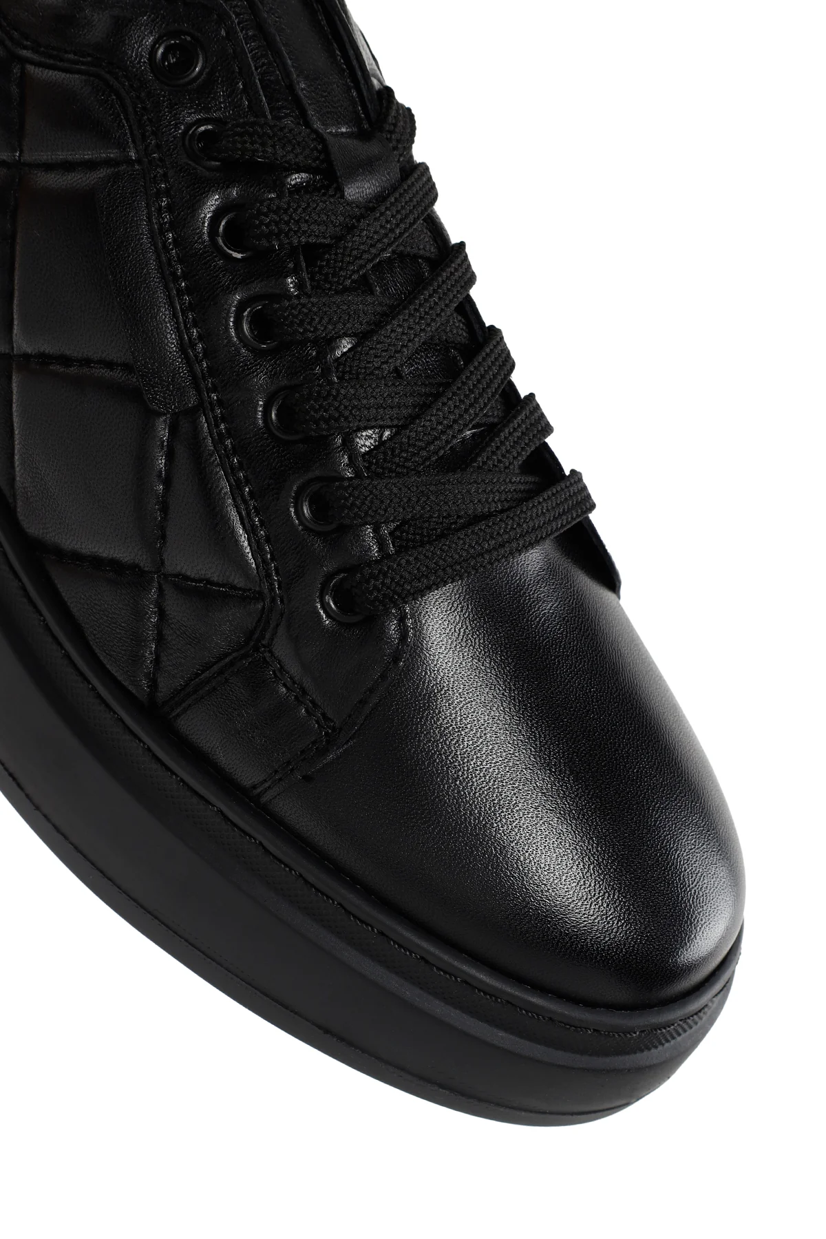 Erkek Siyah Bağcıklı Kapitone Deri Casual Sneaker - Image 9