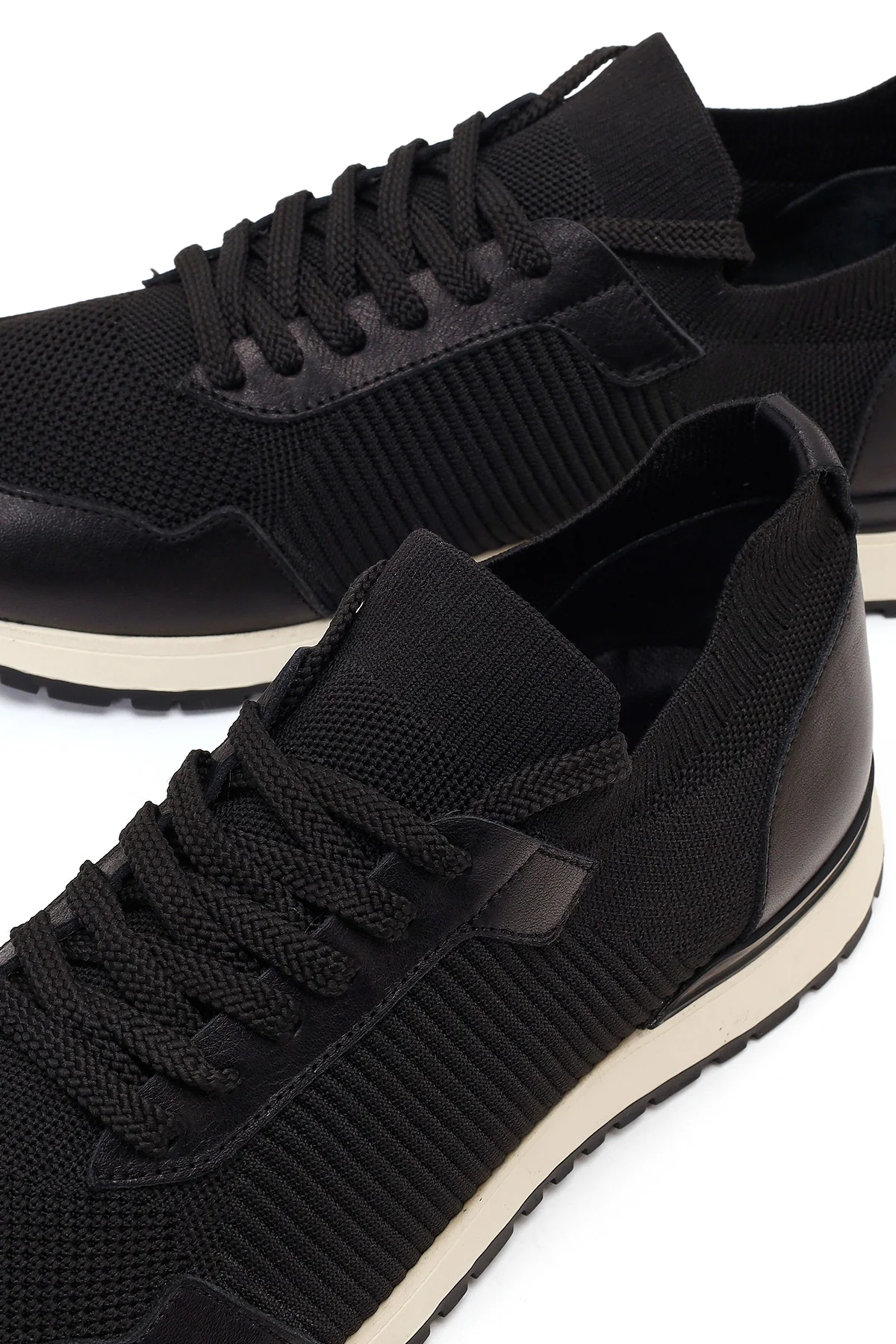 Erkek Siyah Bağcıklı Kumaş Sneaker - Image 10