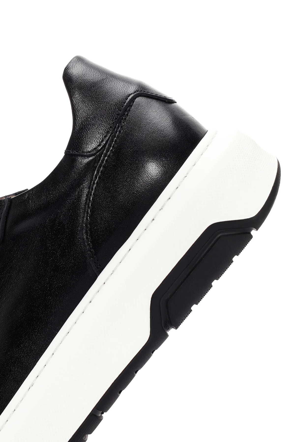 Erkek Siyah Kalın Tabanlı Bağcıklı Deri Sneaker - Image 10