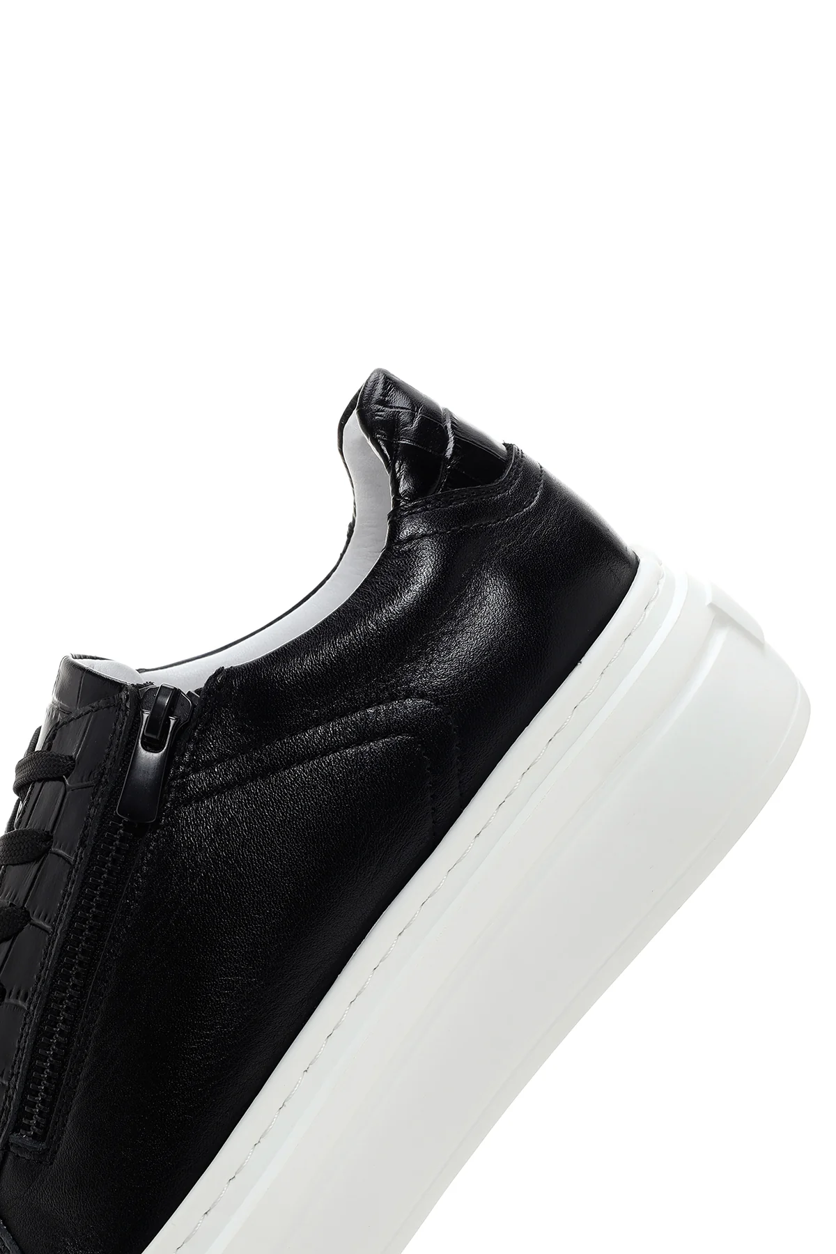 Erkek Siyah Kalın Tabanlı Bağcıklı Deri Sneaker - Image 9