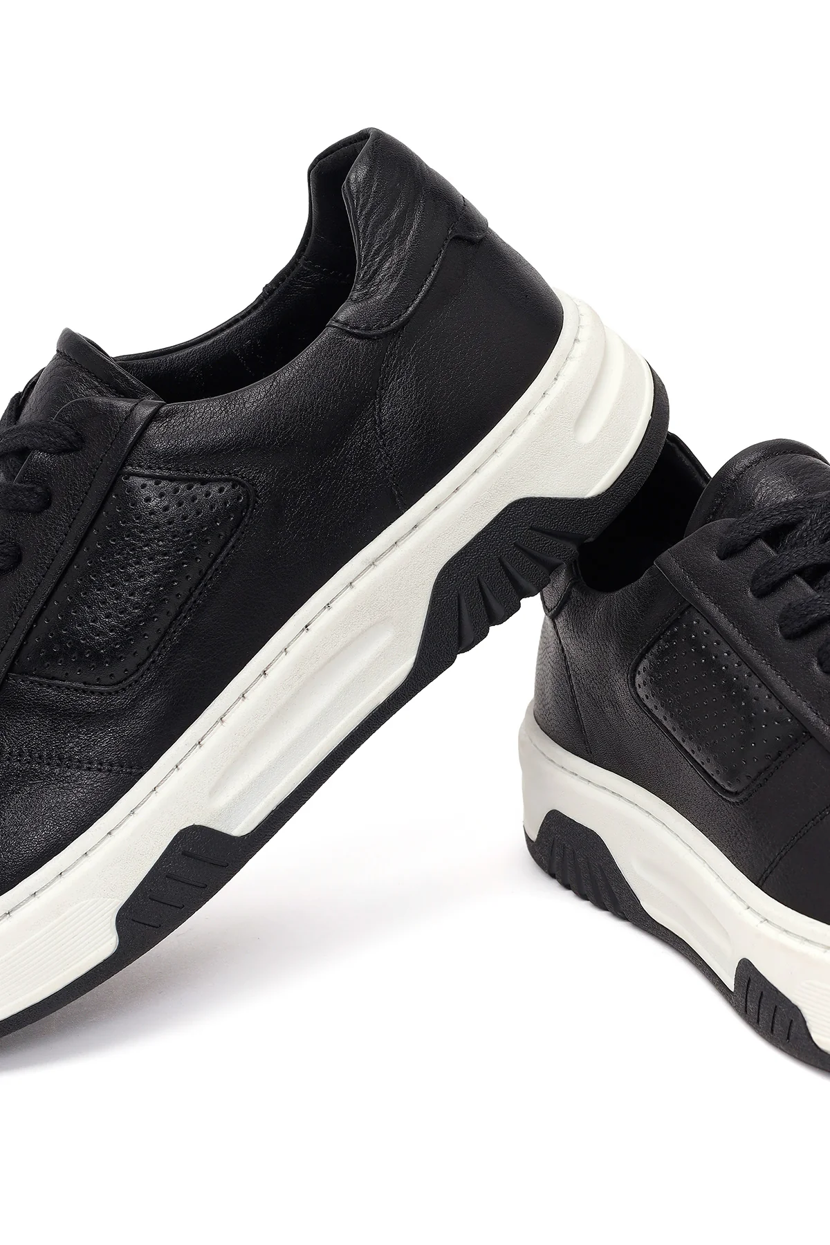 Erkek Siyah Kalın Tabanlı Bağcıklı Deri Sneaker - Image 10
