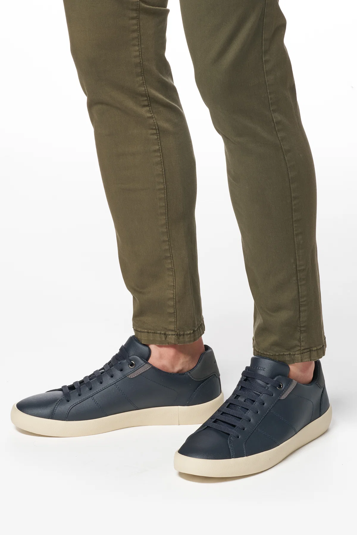 Geox Erkek Lacivert Affile Bağcıklı Deri Sneaker - Image 4