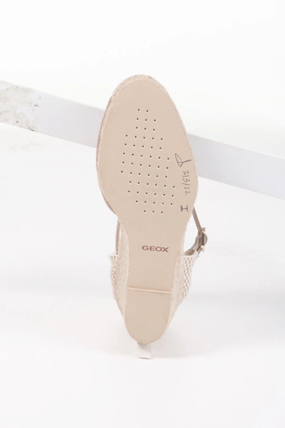 Geox Kadın Bej Gelsa Dolgu Topuklu Süet Deri Espadril - Image 6
