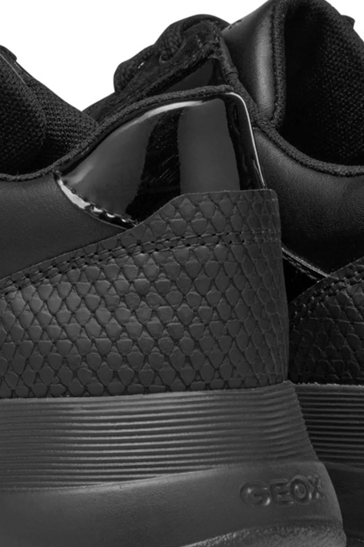 Geox Kadın Siyah Bağcıklı Kalın Tabanlı Deri Sneaker - Image 11