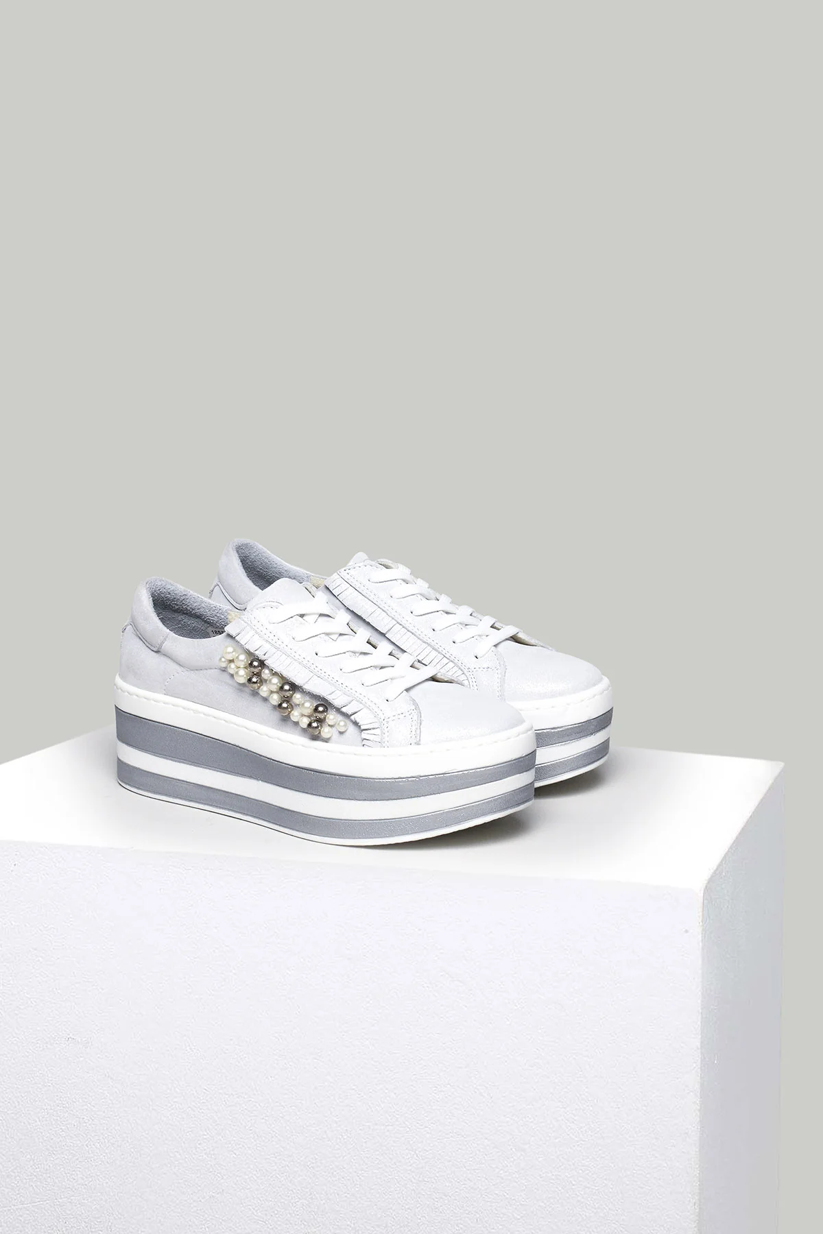 Gümüş Yüksek Tabanlı Kadın Deri Sneaker - Image 4