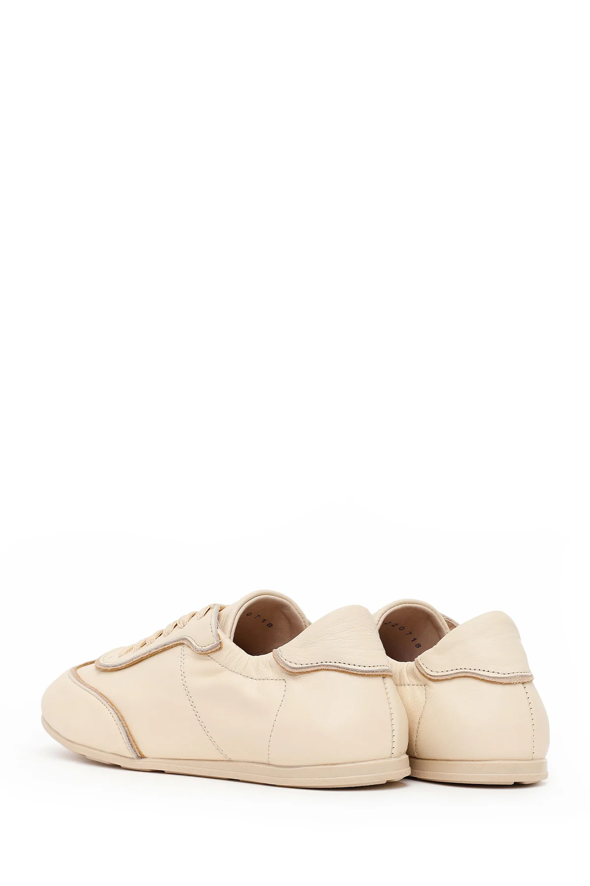 Kadın Bej Bağcıklı Deri Sneaker - Image 6