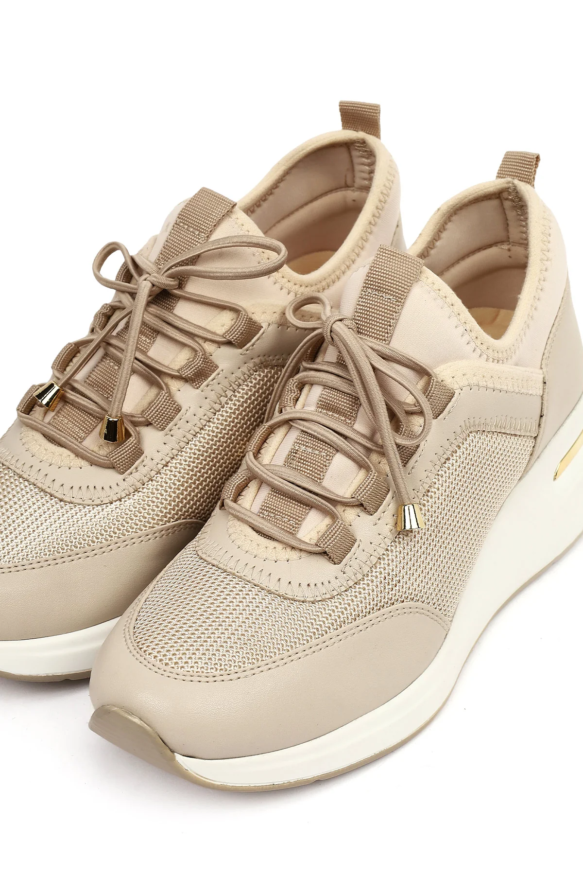 Kadın Bej Bağcıklı Dolgu Topuklu Sneaker - Image 10