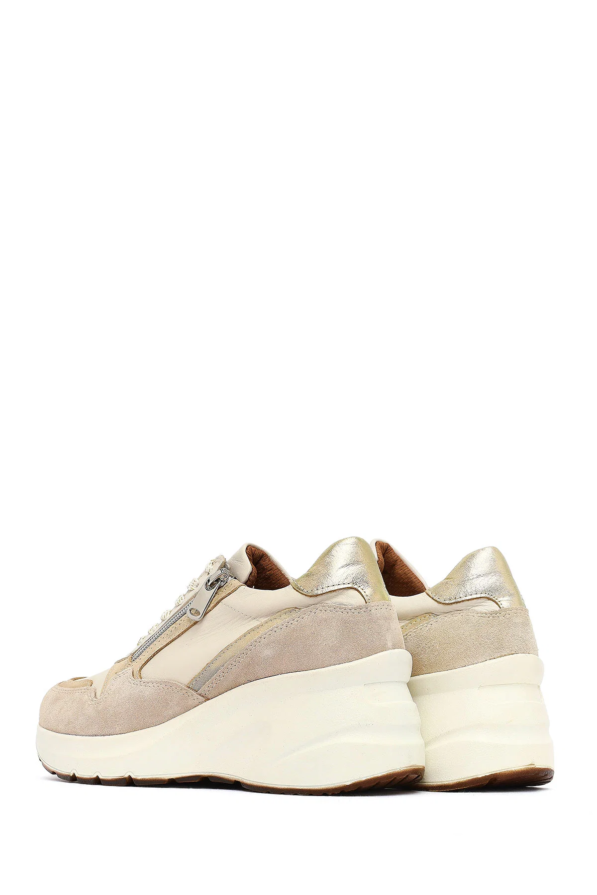 Kadın Bej Bağcıklı Fermuar Detaylı Dolgu Topuklu Deri Sneaker - Image 5