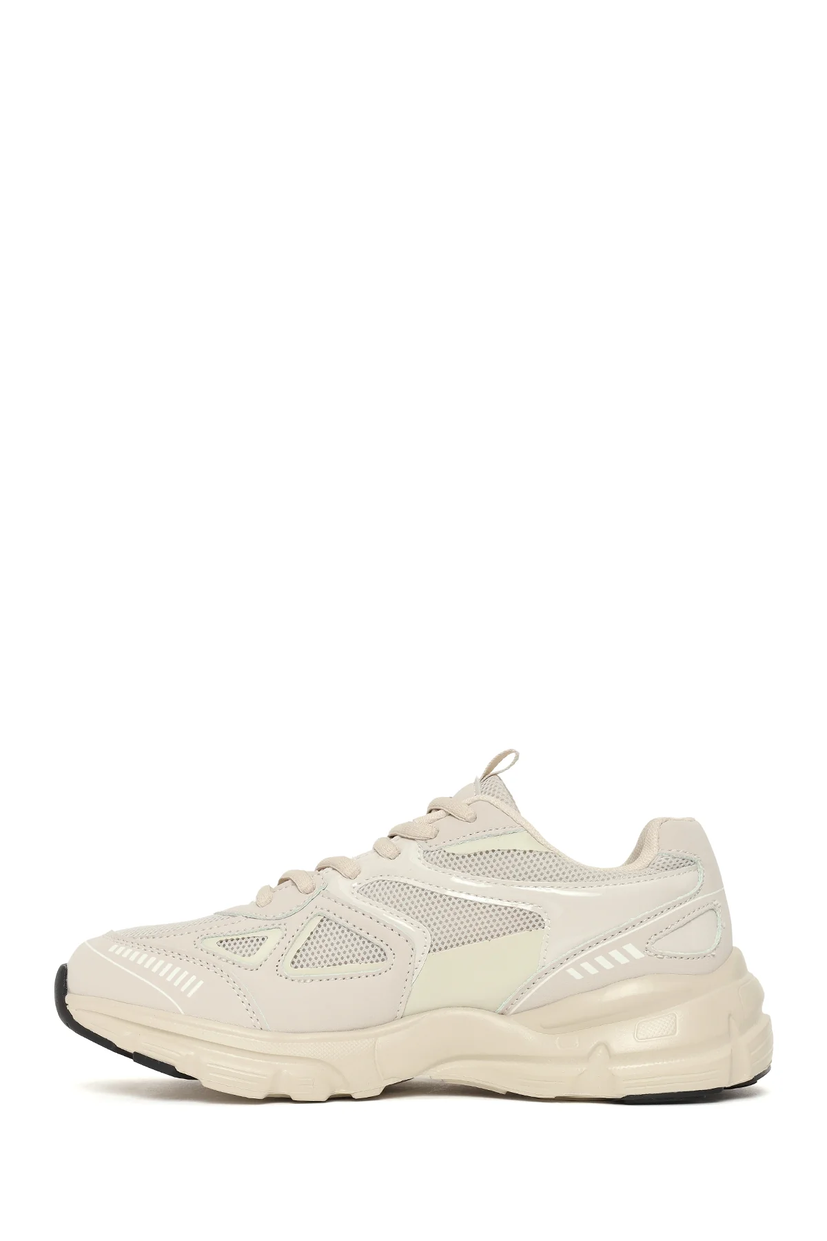 Kadın Bej Bağcıklı Kalın Tabanlı Charmlı Sneaker - Image 3