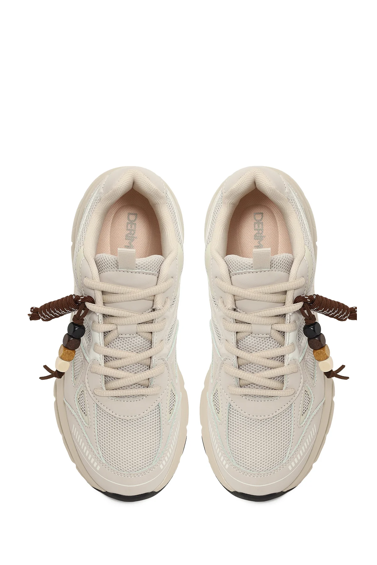 Kadın Bej Bağcıklı Kalın Tabanlı Charmlı Sneaker - Image 4