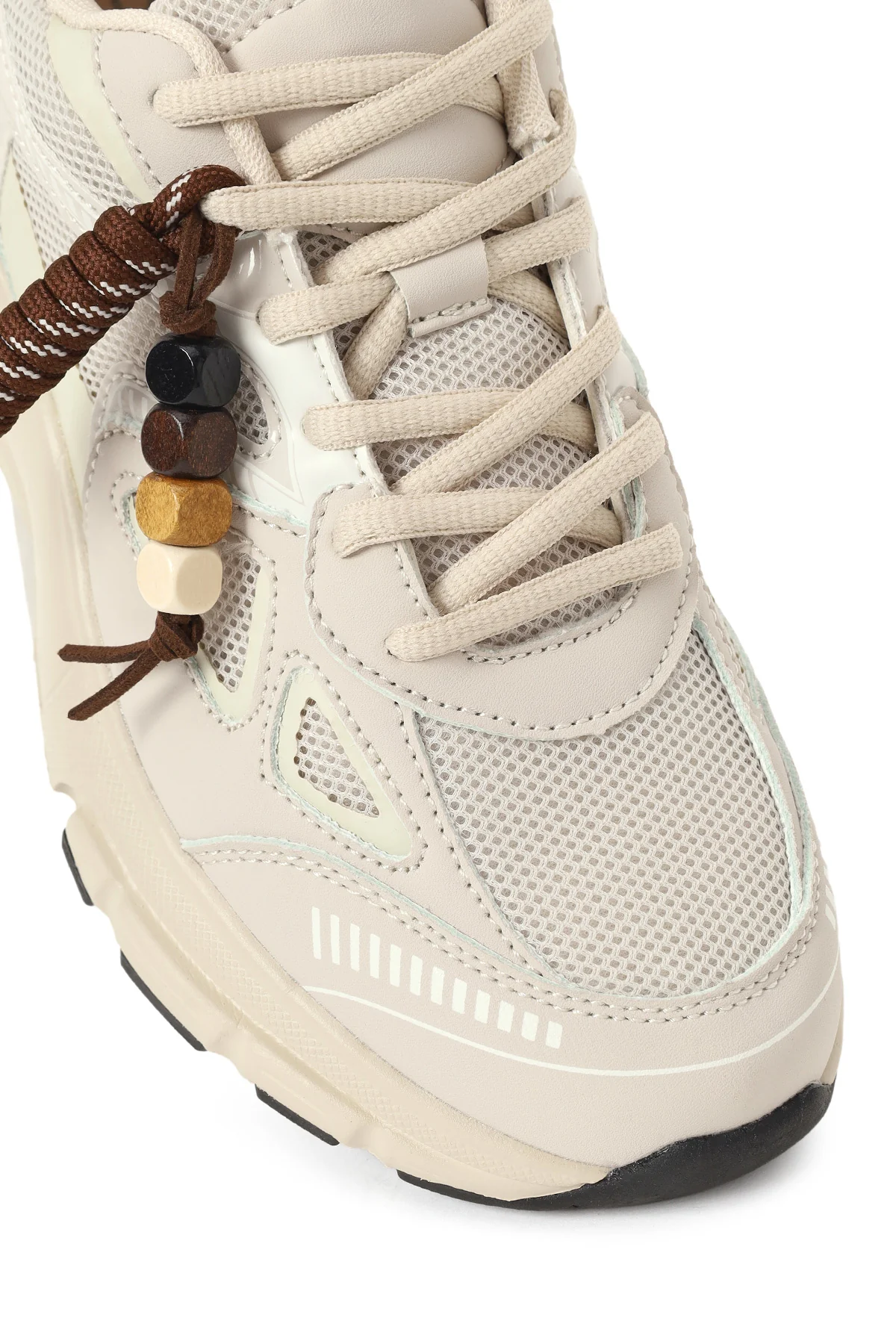 Kadın Bej Bağcıklı Kalın Tabanlı Charmlı Sneaker - Image 8