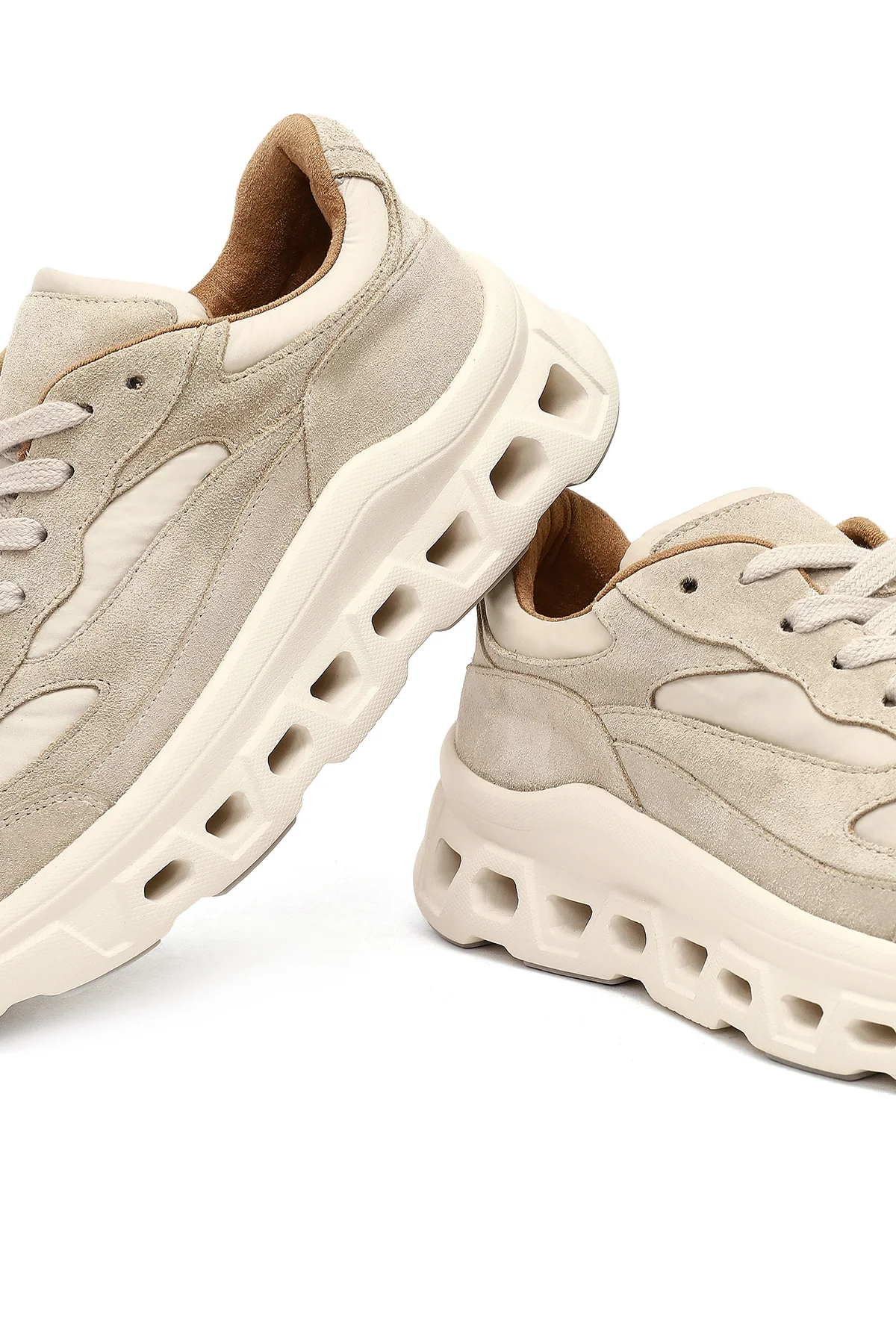 Kadın Bej Bağcıklı Kalın Tabanlı Deri Sneaker - Image 12
