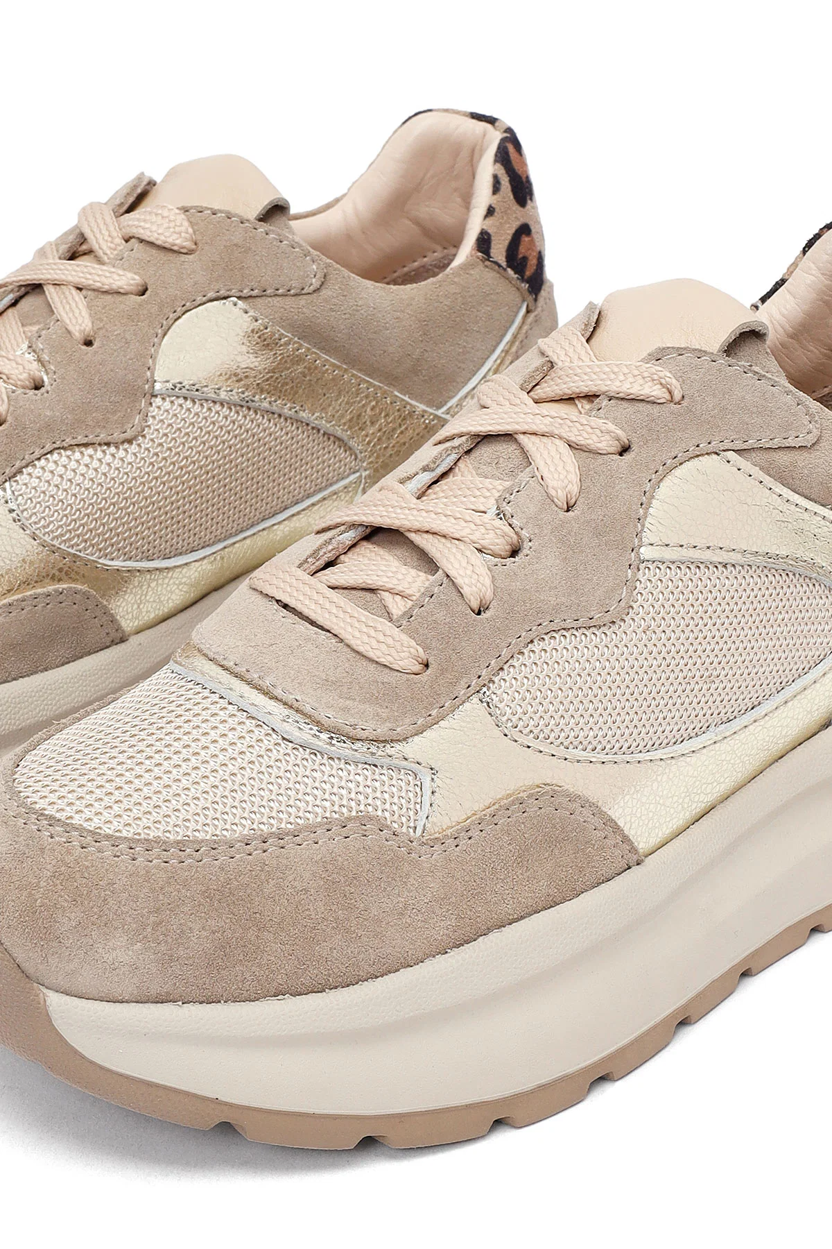 Kadın Bej Bağcıklı Kalın Tabanlı Deri Sneaker - Image 10