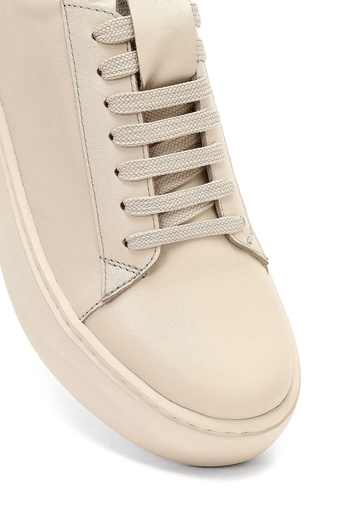 Kadın Bej Bağcıklı Kalın Tabanlı Deri Sneaker - Image 9