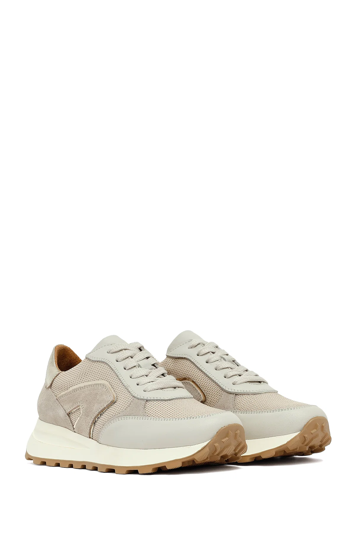 Kadın Bej Bağcıklı Kalın Tabanlı Deri Sneaker - Image 3