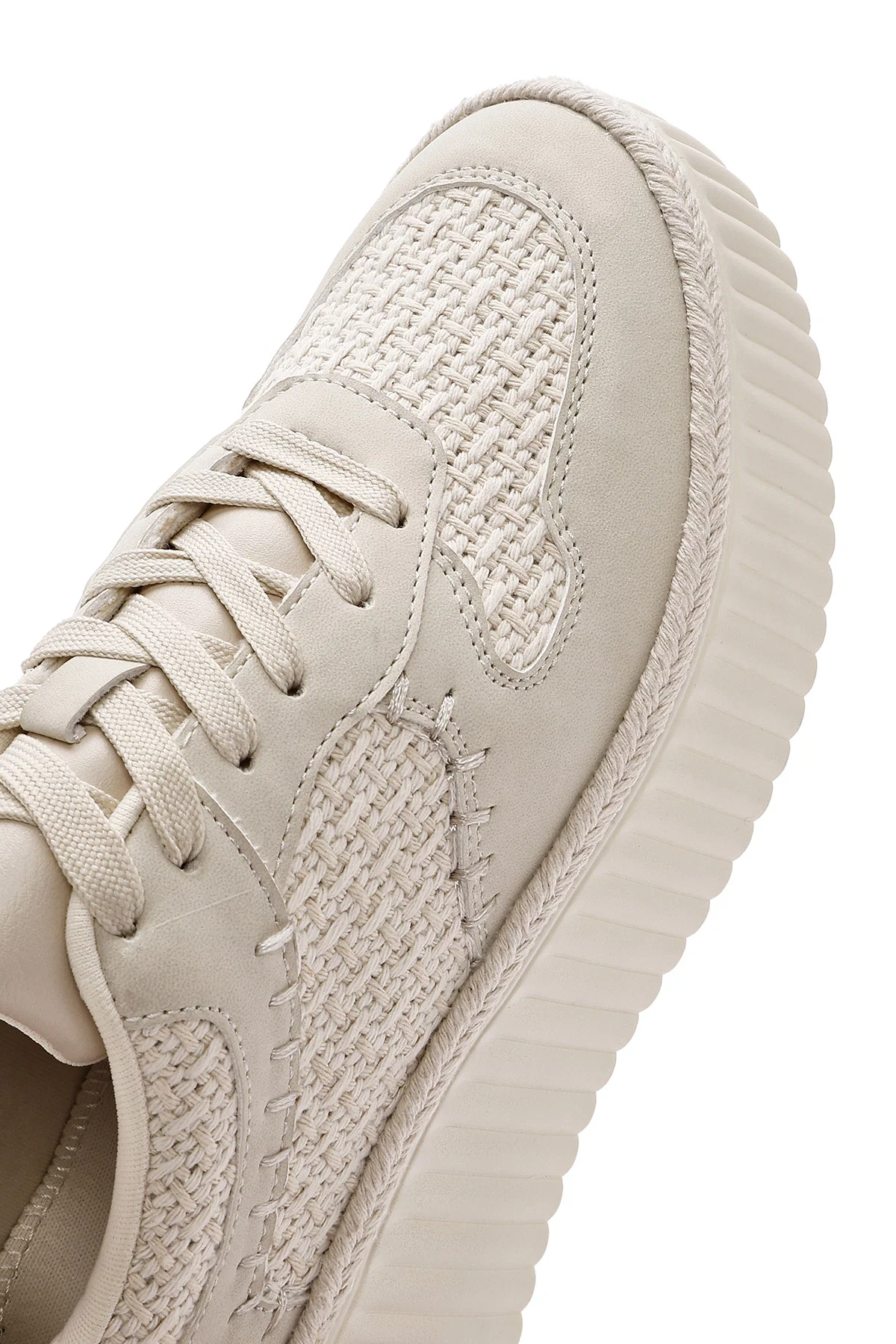 Kadın Bej Bağcıklı Kalın Tabanlı Örgülü Sneaker - Image 10