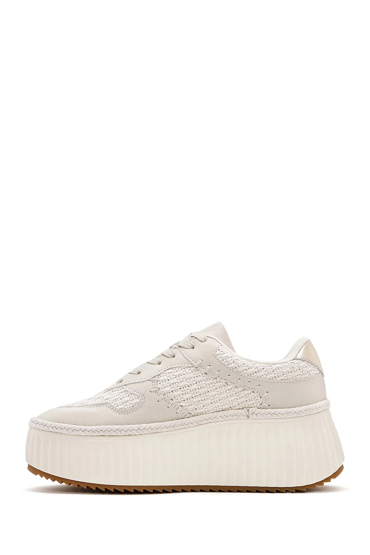 Kadın Bej Bağcıklı Kalın Tabanlı Örgülü Sneaker - Image 2