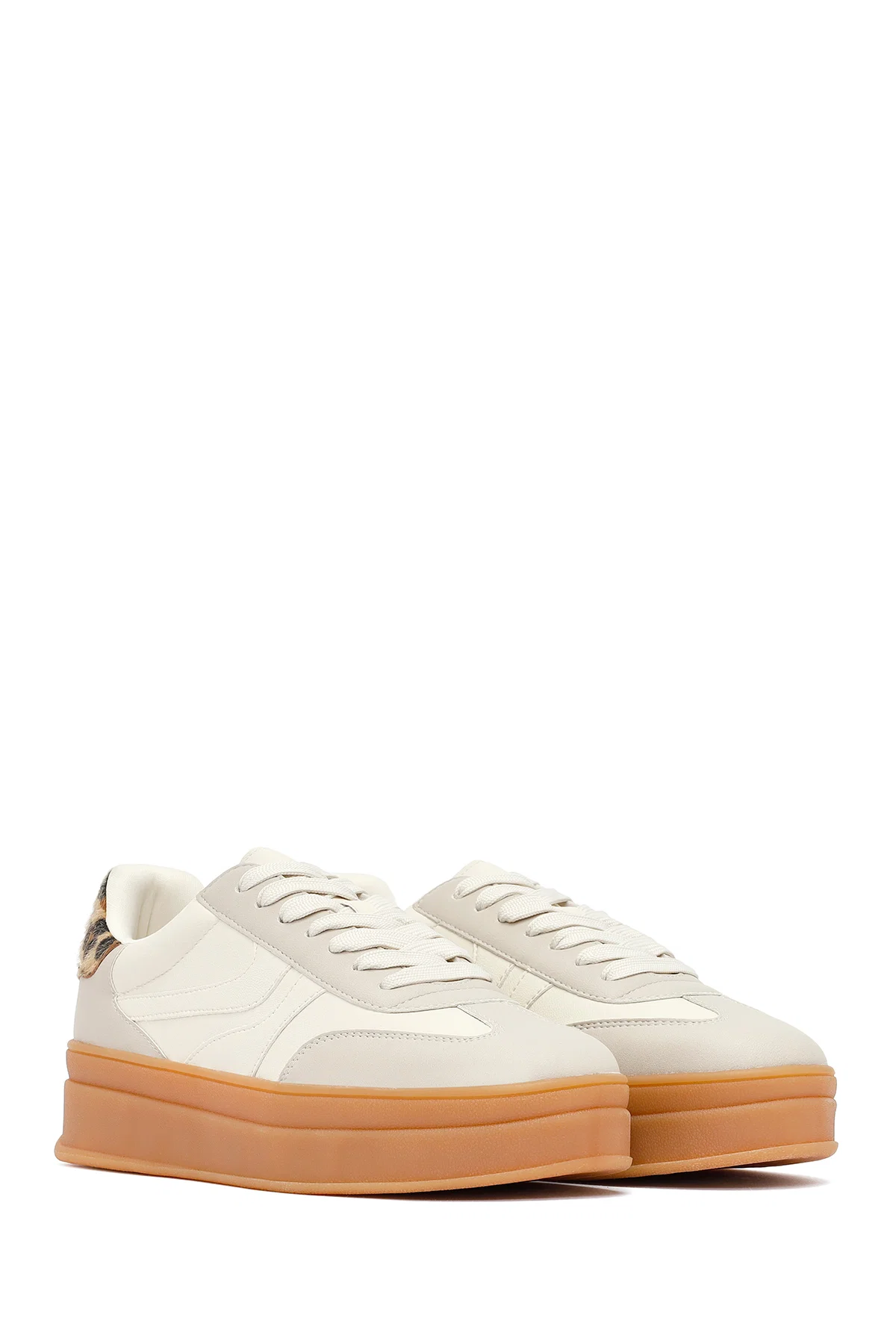 Kadın Bej Bağcıklı Kalın Tabanlı Sneaker - Image 3