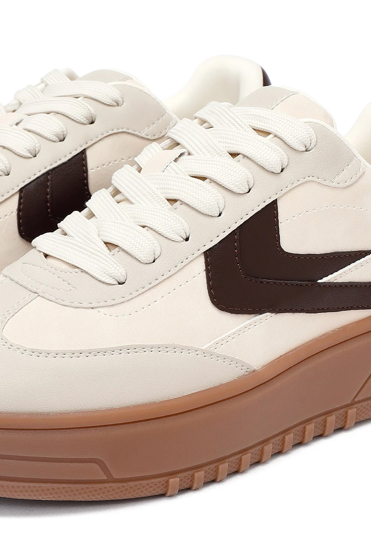 Kadın Bej Bağcıklı Kalın Tabanlı Sneaker - Image 10