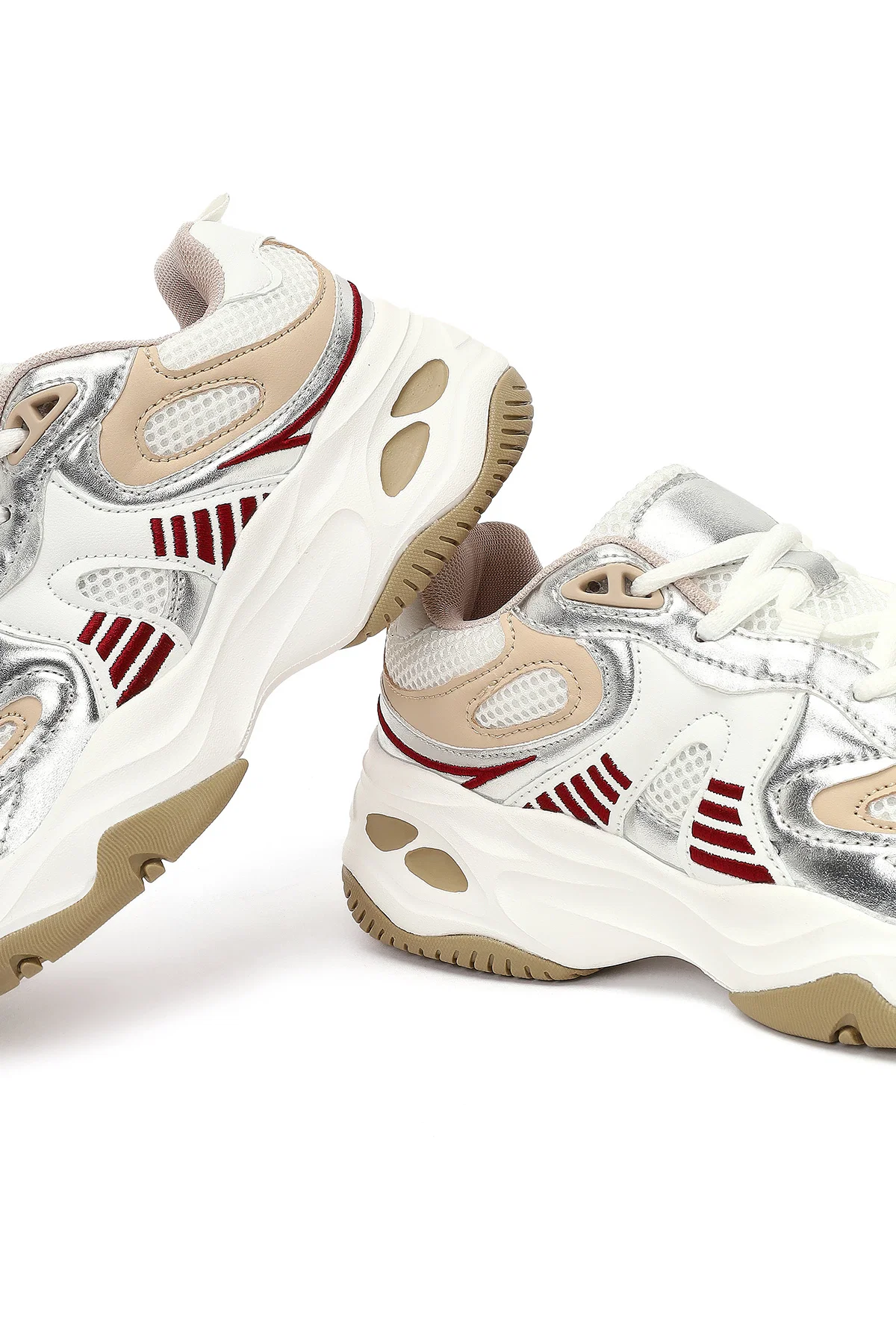 Kadın Bej Bağcıklı Kalın Tabanlı Sneaker - Image 10