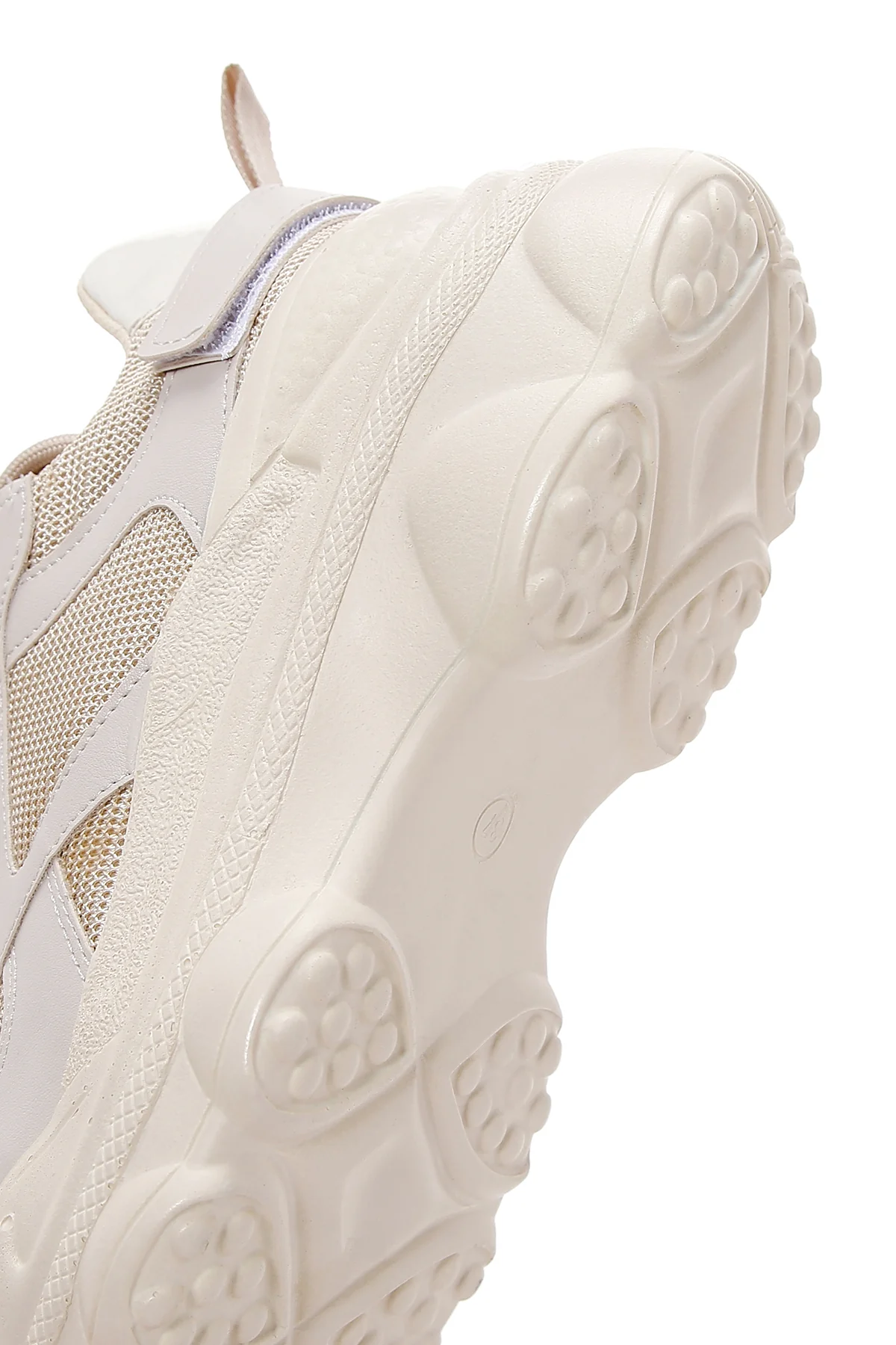 Kadın Bej Bağcıklı Kalın Tabanlı Sneaker - Image 7