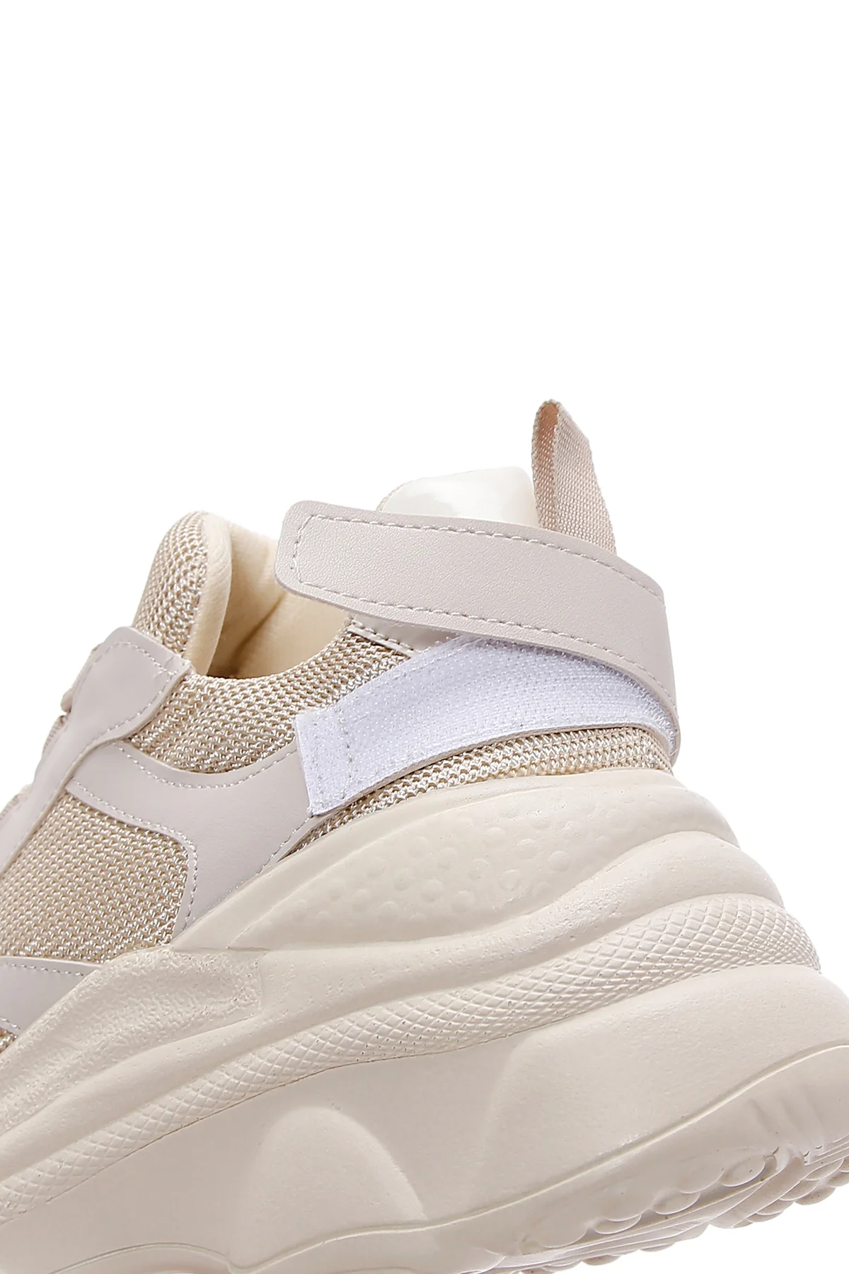 Kadın Bej Bağcıklı Kalın Tabanlı Sneaker - Image 9