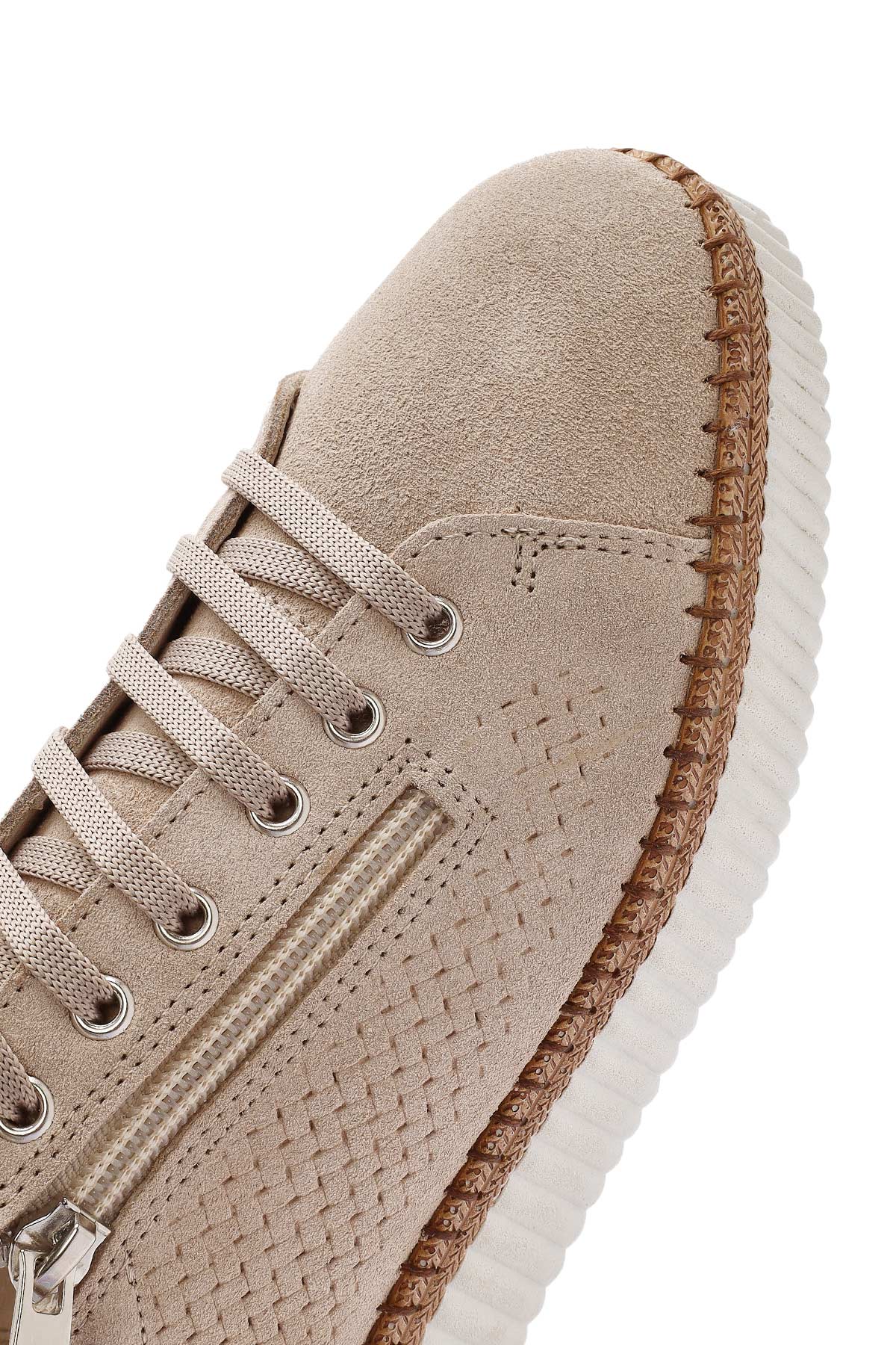 Kadın Bej Bağcıklı Kalın Tabanlı Süet Deri Sneaker - Image 10