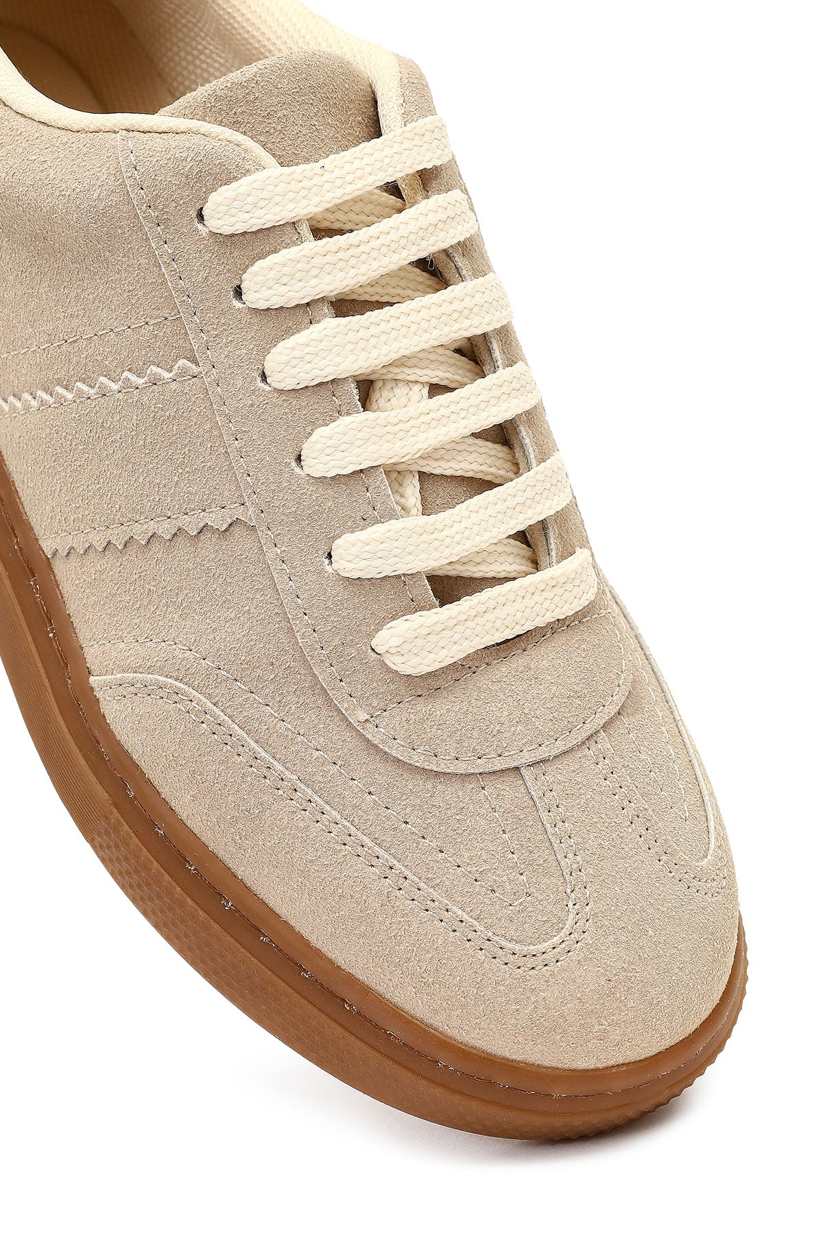 Kadın Bej Bağcıklı Kalın Tabanlı Süet Sneaker - Image 9