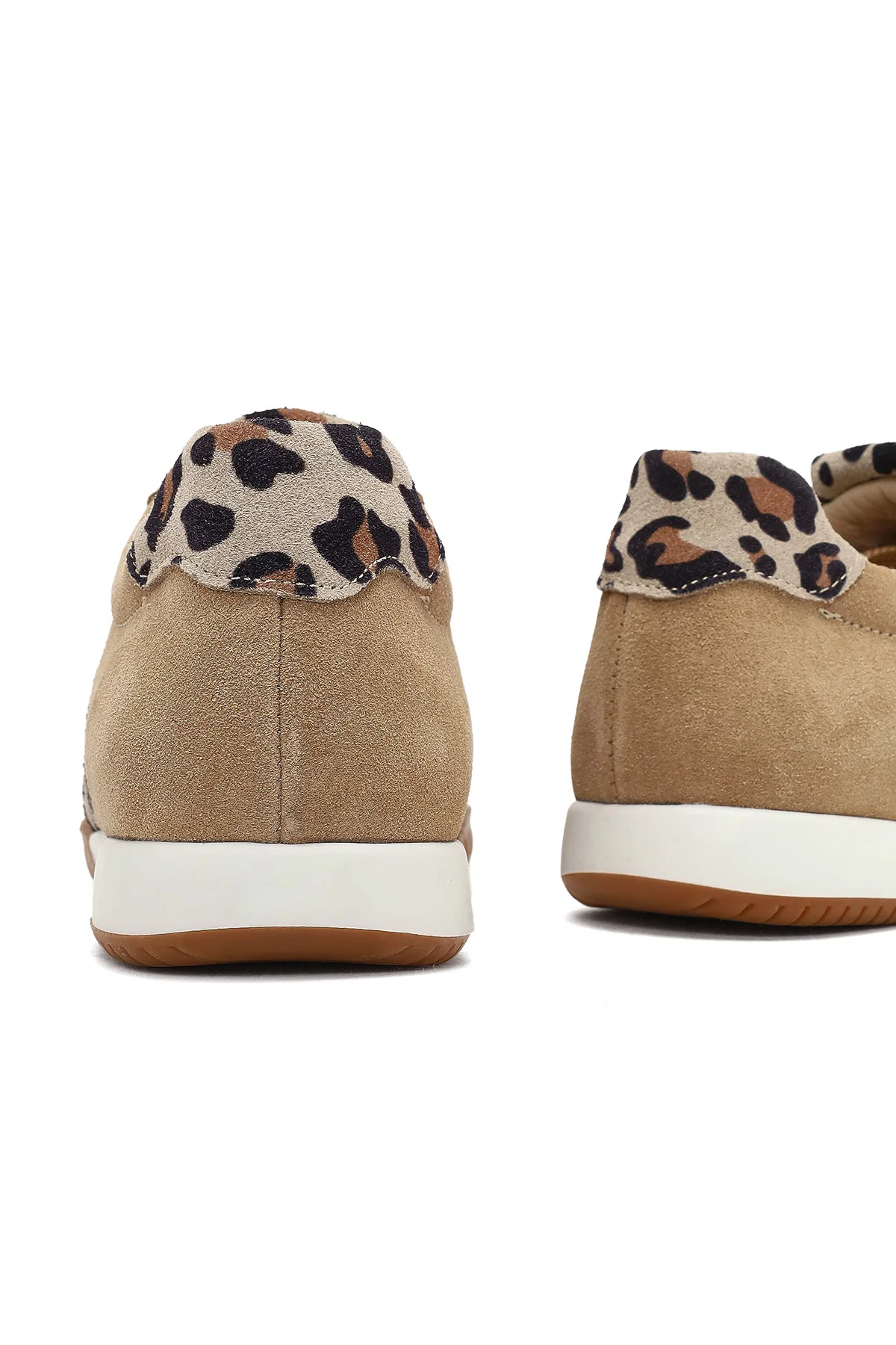 Kadın Bej Bağcıklı Süet Deri Sneaker - Image 10