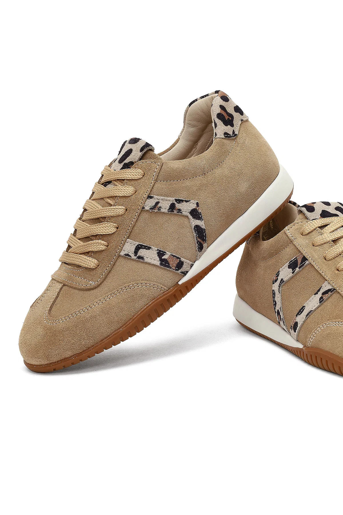 Kadın Bej Bağcıklı Süet Deri Sneaker - Image 11
