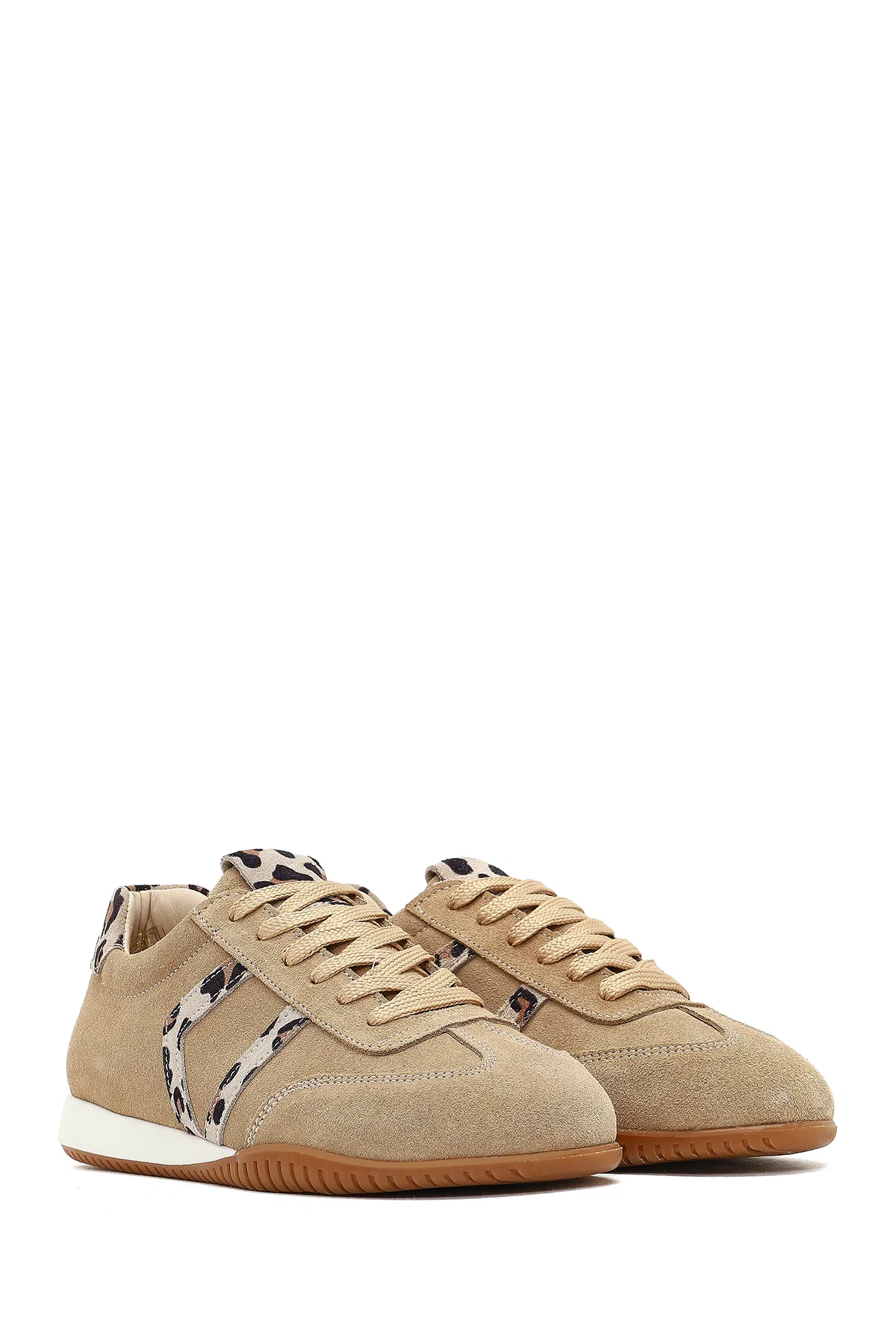 Kadın Bej Bağcıklı Süet Deri Sneaker - Image 3
