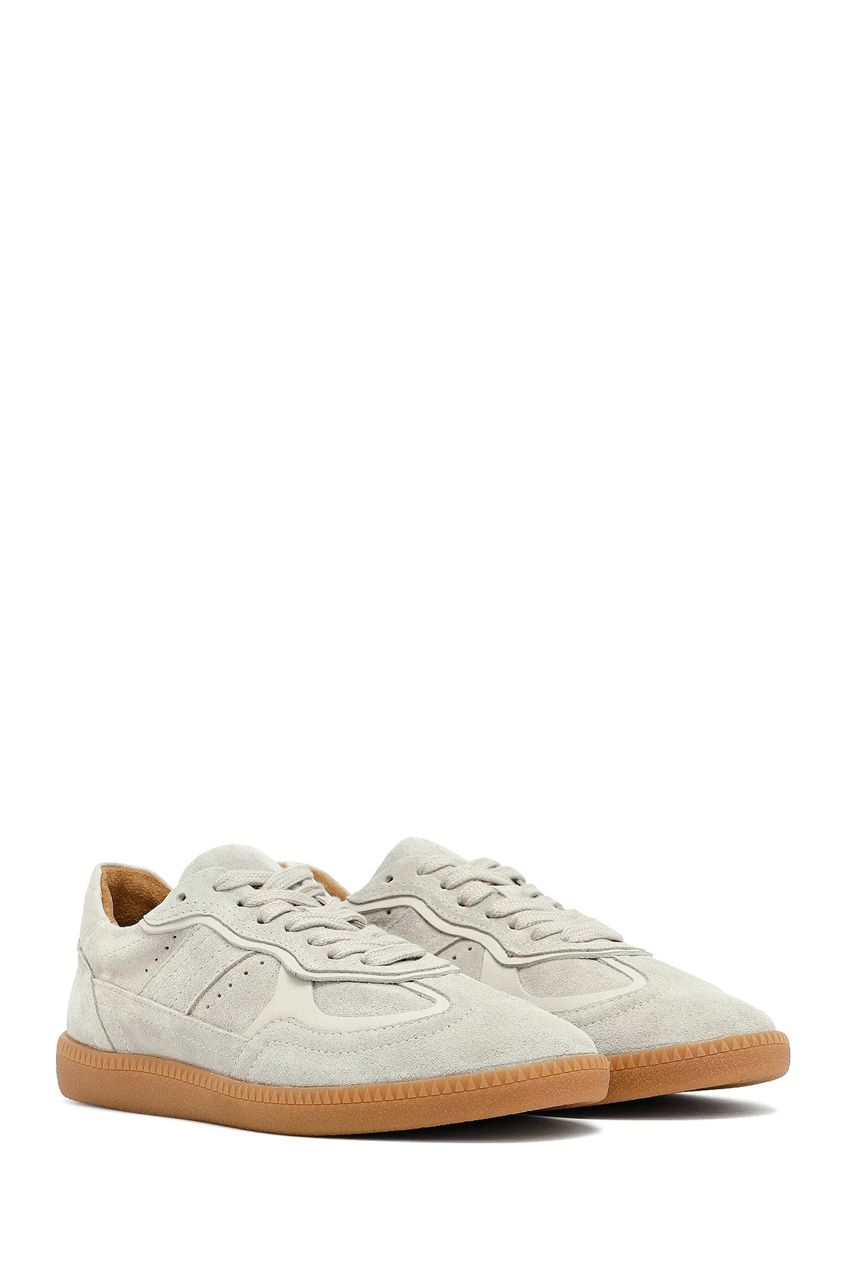 Kadın Bej Bağcıklı Süet Deri Sneaker - Image 3