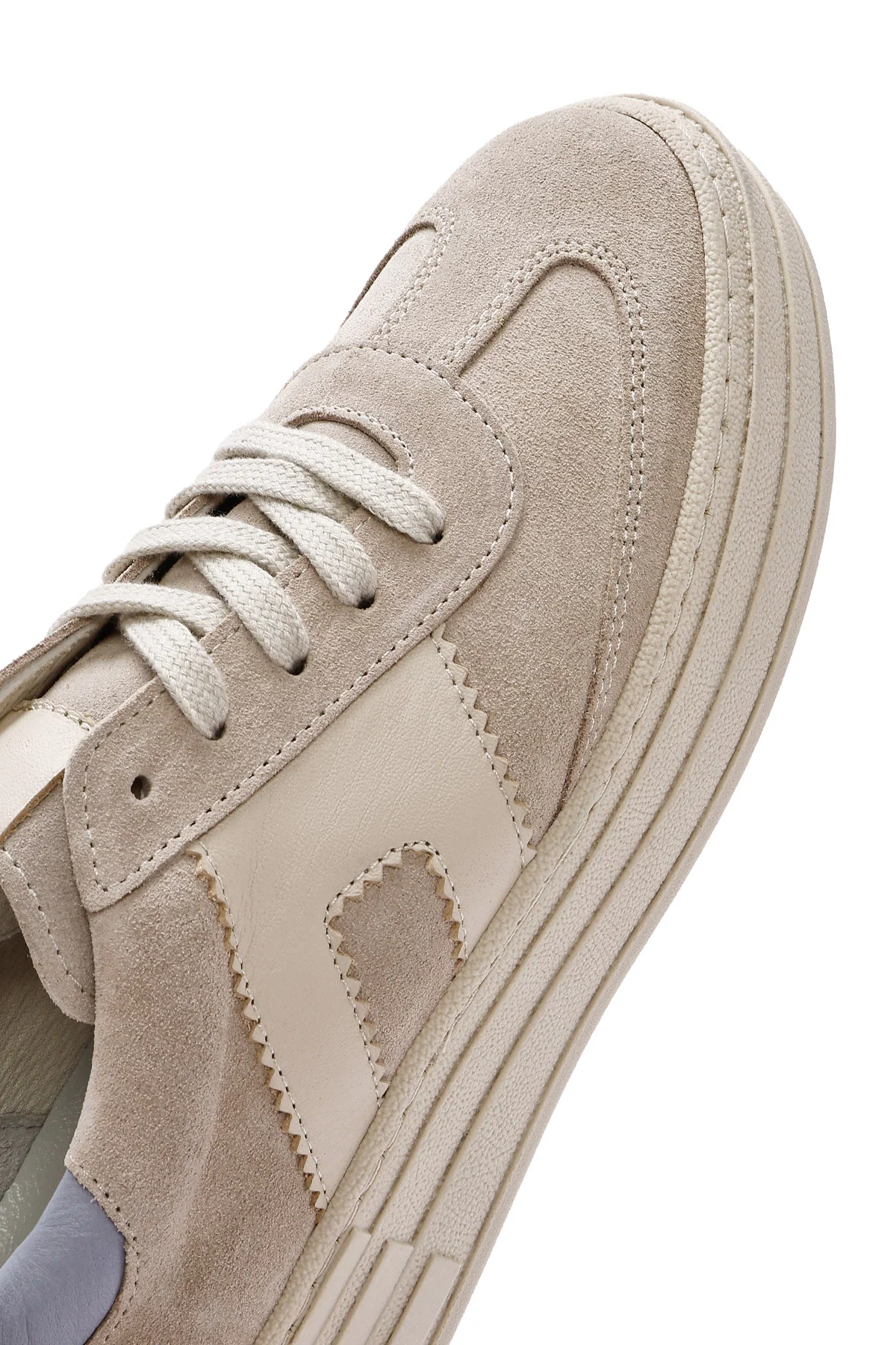Kadın Bej Bağcıklı Süet Deri Sneaker - Image 10