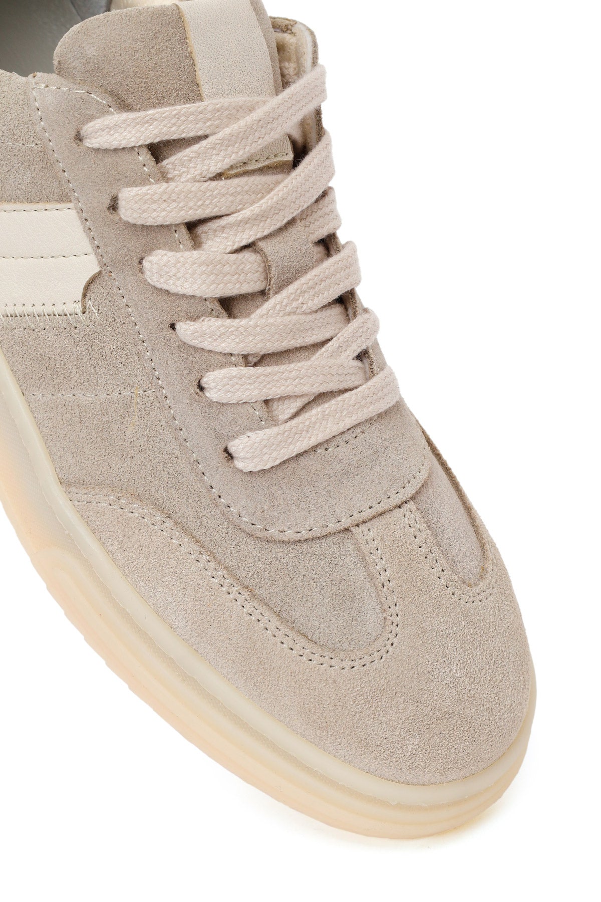Kadın Bej Bağcıklı Süet Deri Sneaker - Image 9